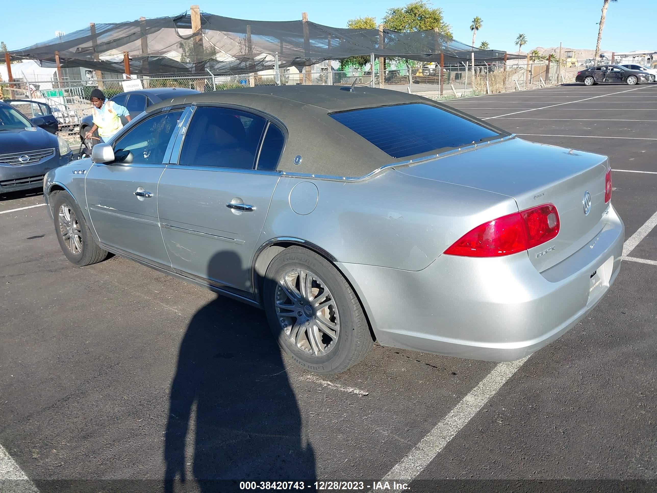 Photo 2 VIN: 1G4HD57287U195985 - BUICK LUCERNE 