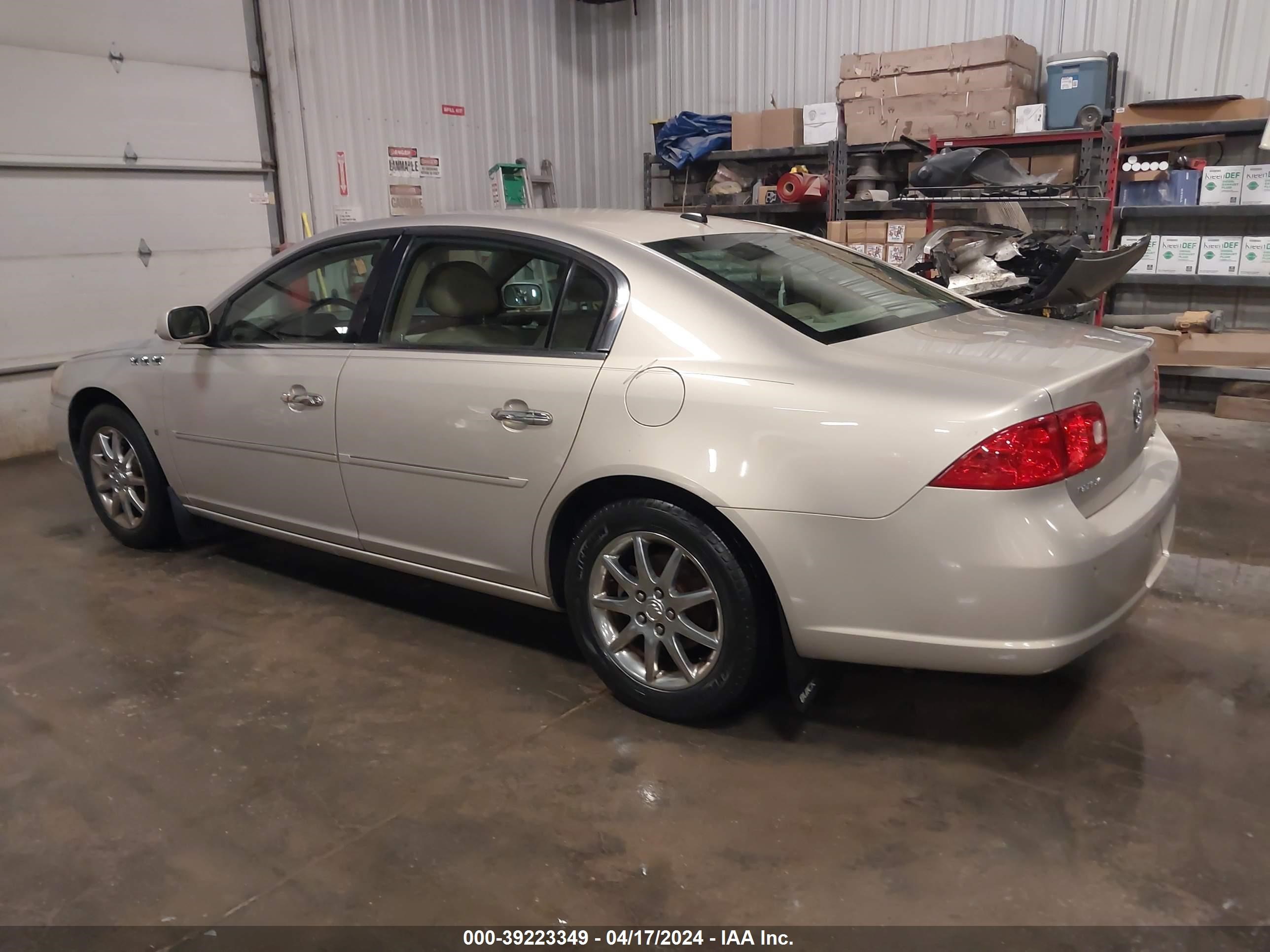 Photo 2 VIN: 1G4HD57298U119015 - BUICK LUCERNE 