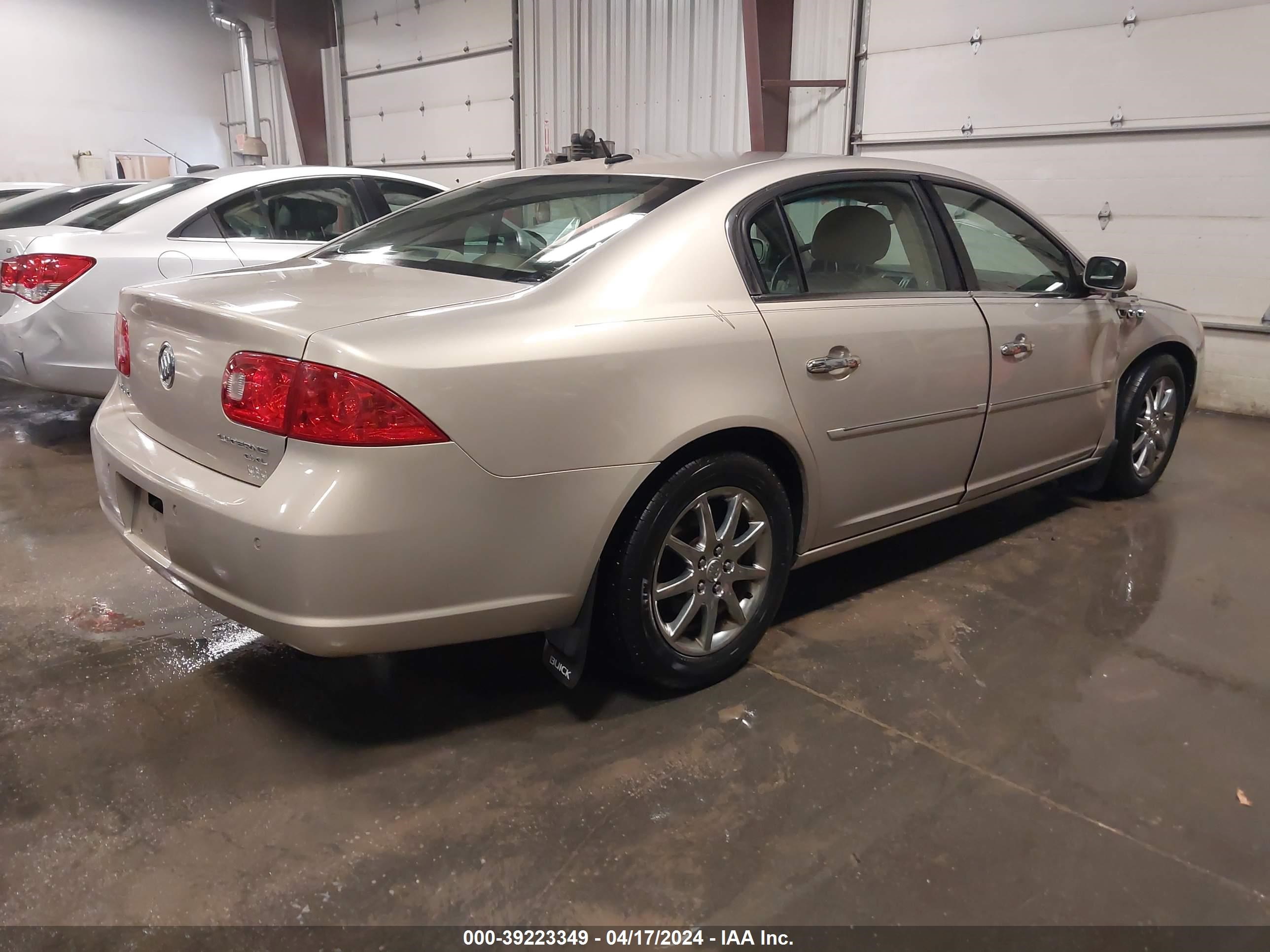 Photo 3 VIN: 1G4HD57298U119015 - BUICK LUCERNE 