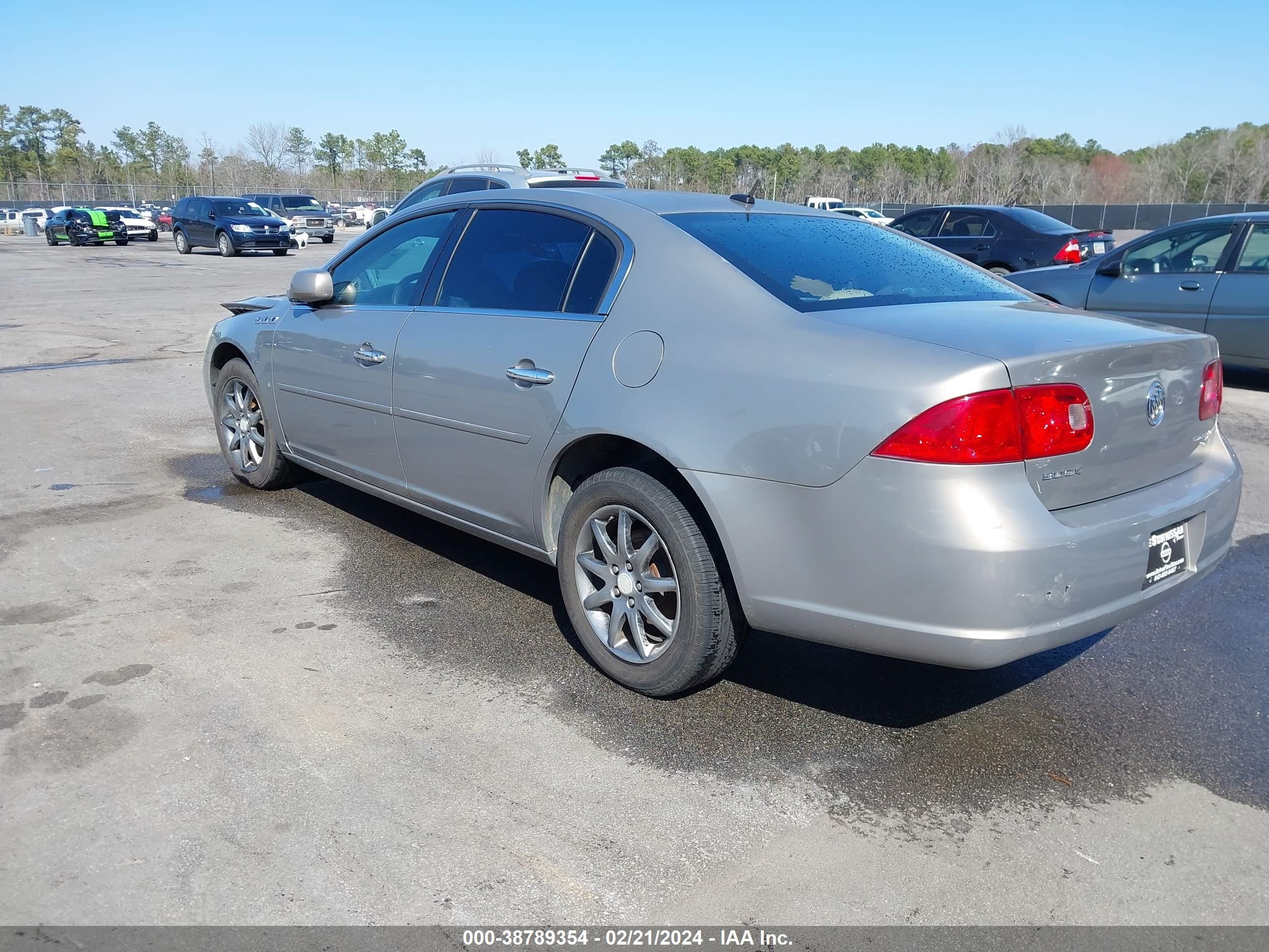 Photo 2 VIN: 1G4HD572X7U138087 - BUICK LUCERNE 