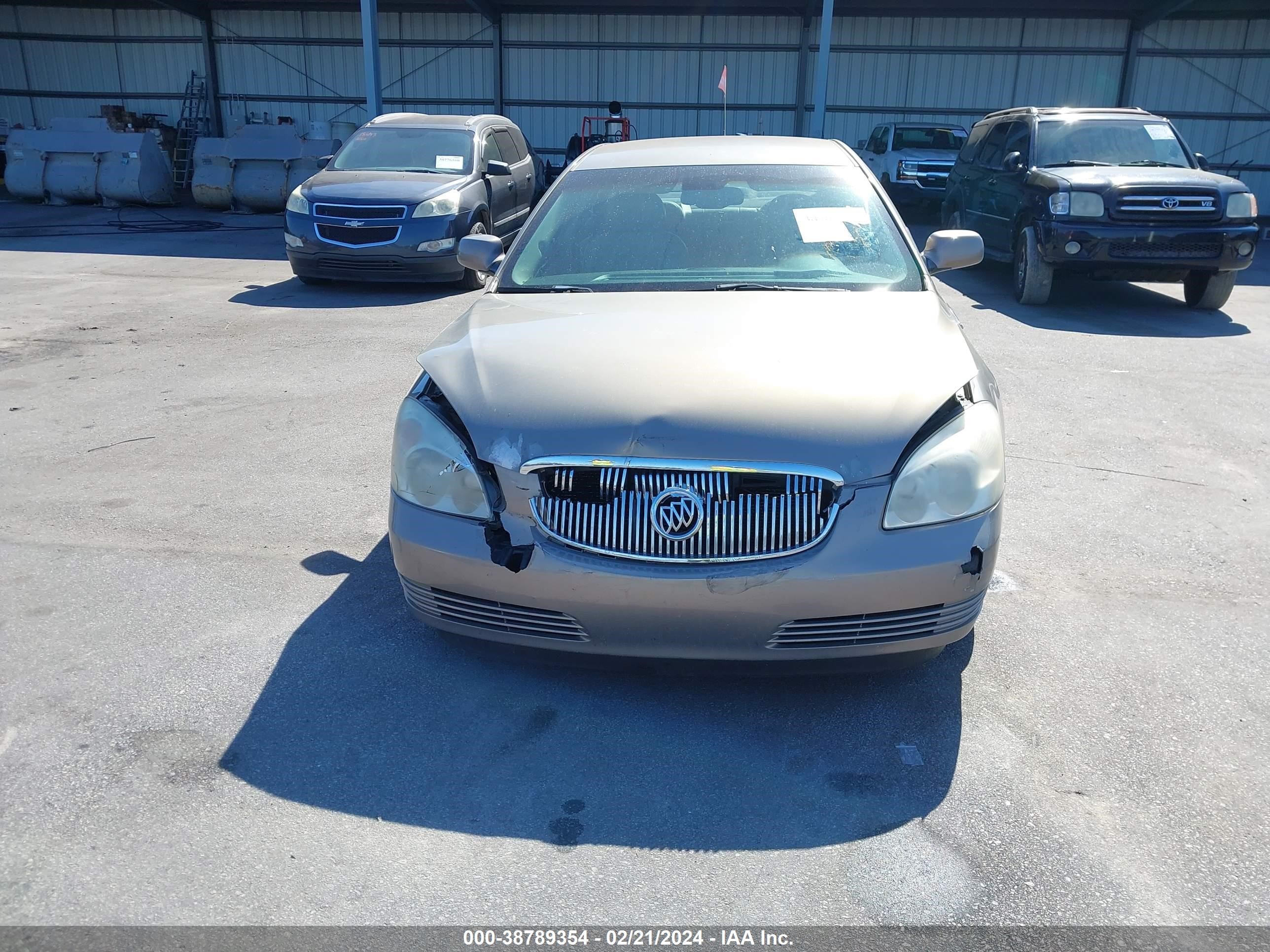 Photo 5 VIN: 1G4HD572X7U138087 - BUICK LUCERNE 