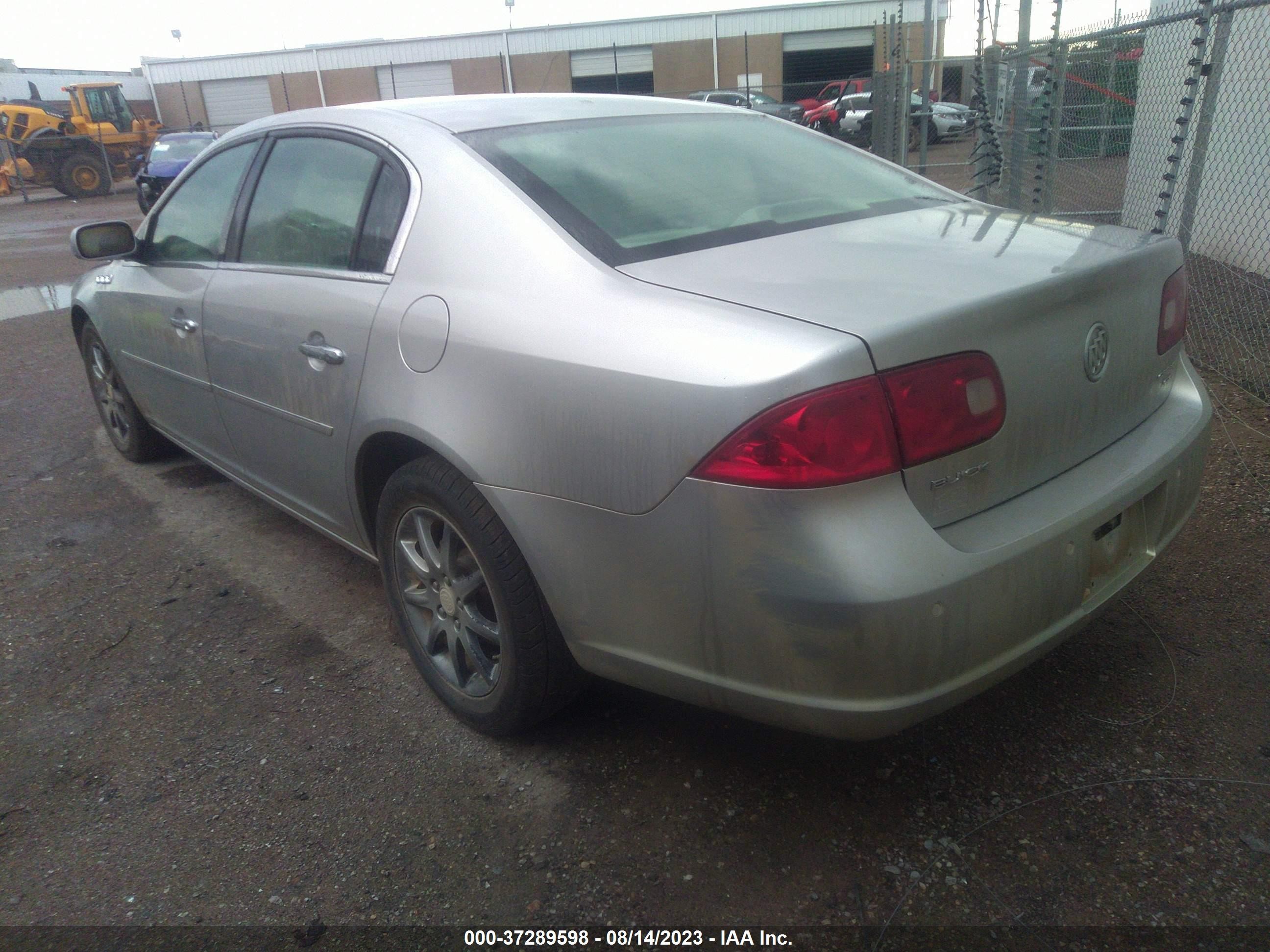 Photo 2 VIN: 1G4HD572X7U144200 - BUICK LUCERNE 