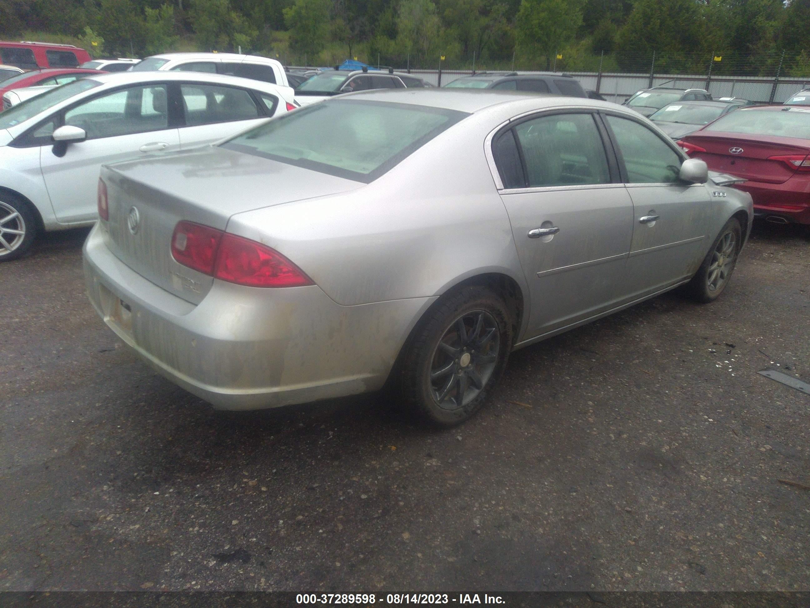 Photo 3 VIN: 1G4HD572X7U144200 - BUICK LUCERNE 