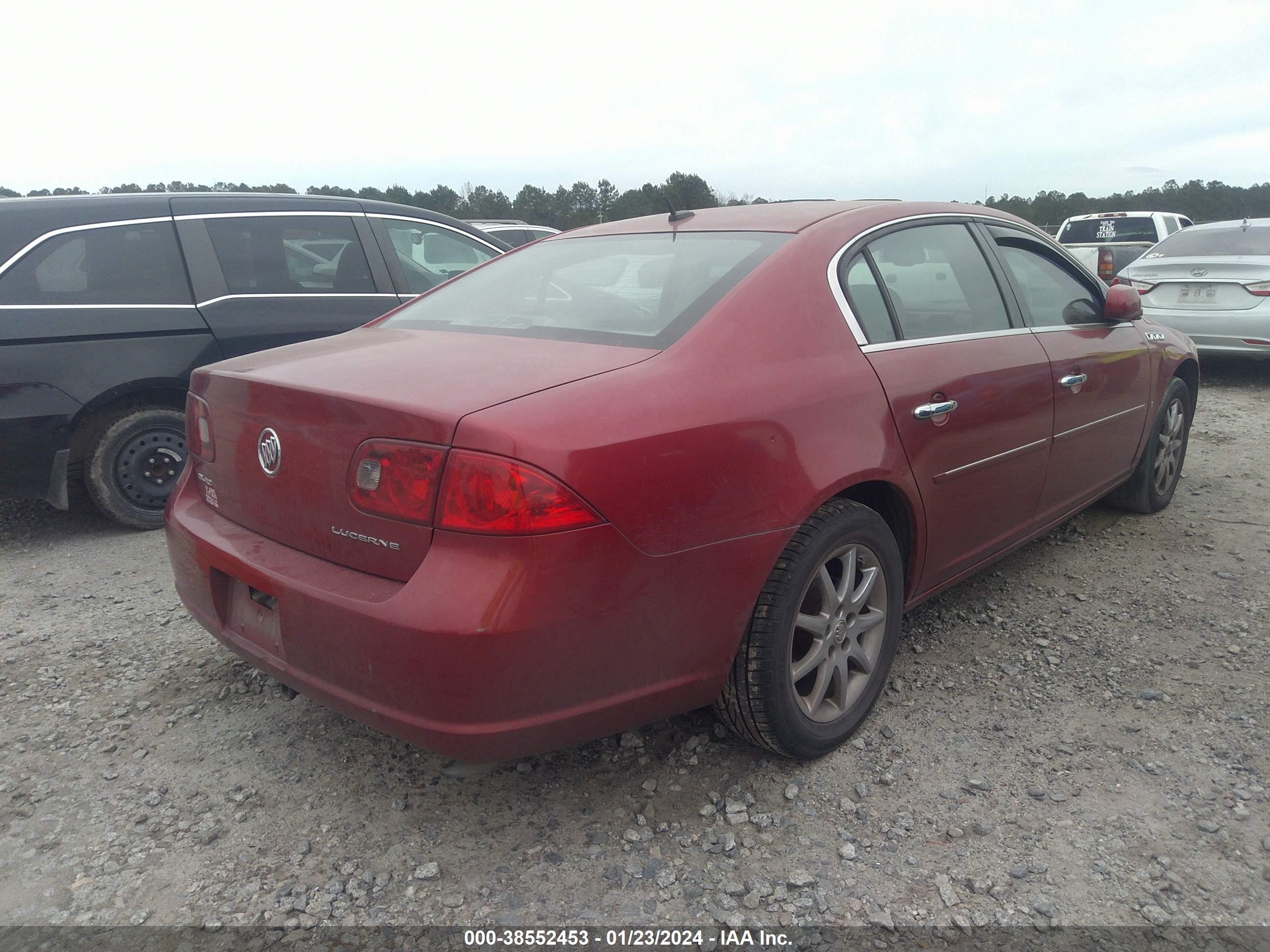 Photo 3 VIN: 1G4HD572X8U102658 - BUICK LUCERNE 