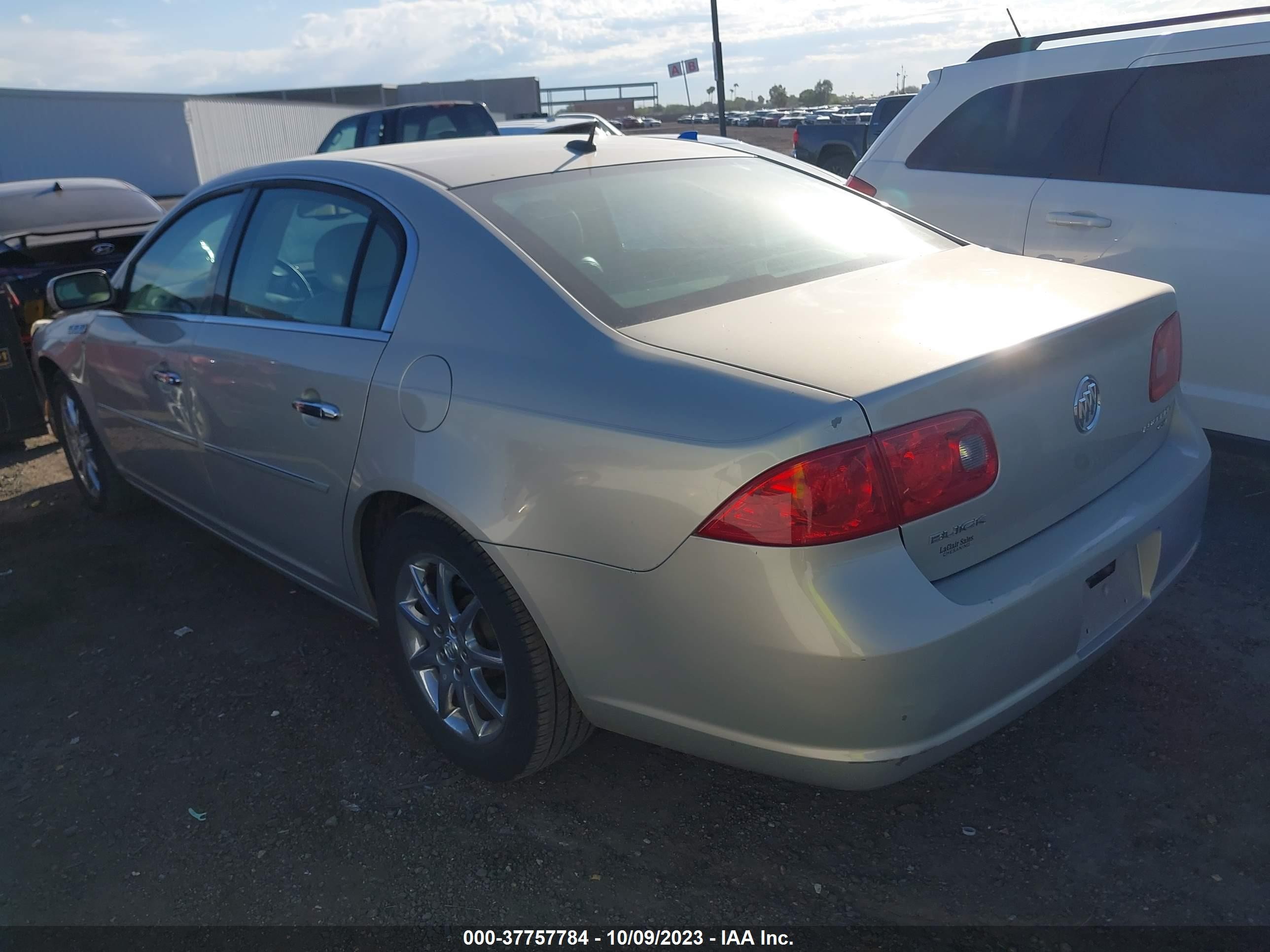 Photo 2 VIN: 1G4HD572X8U137538 - BUICK LUCERNE 