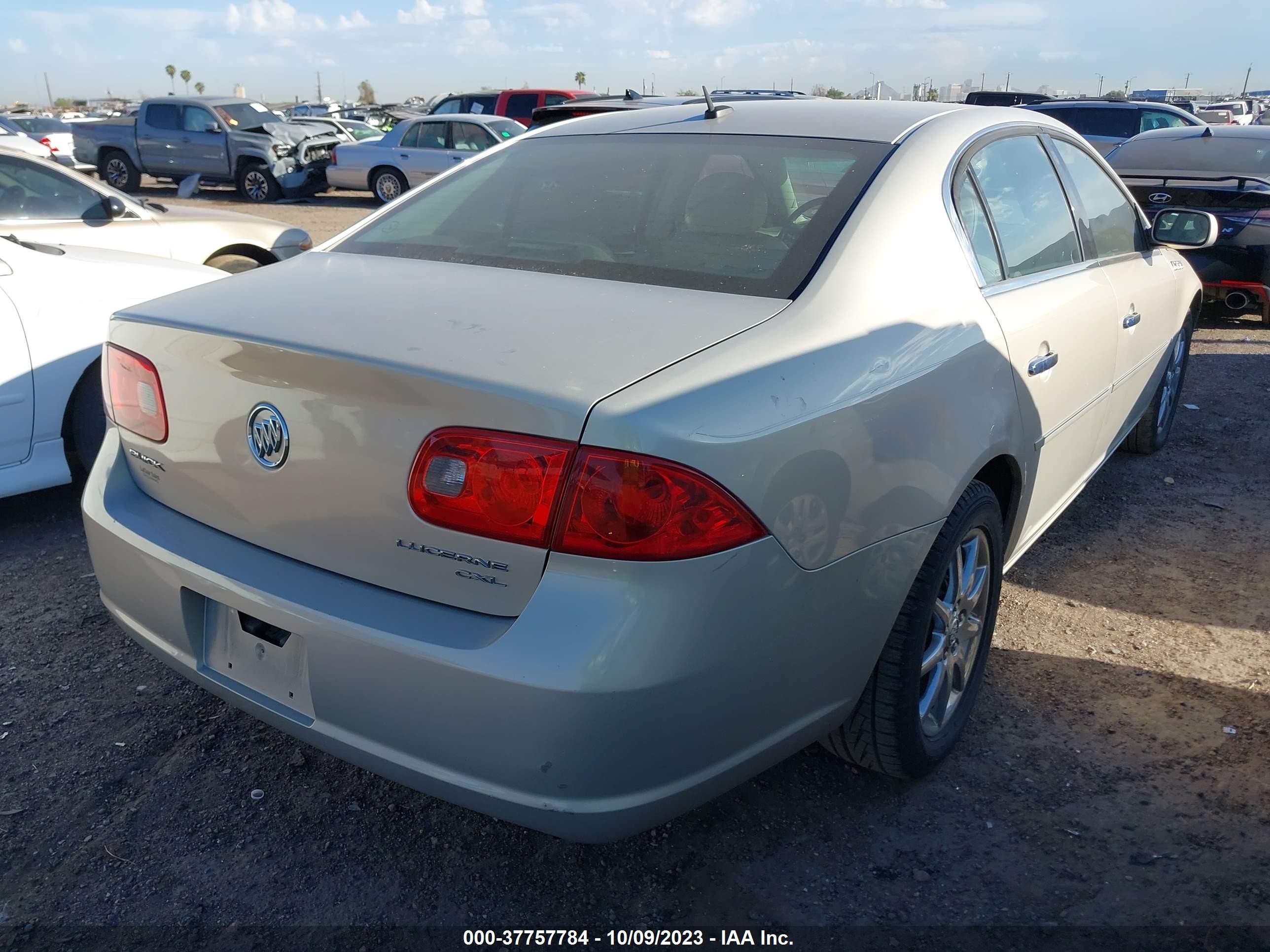 Photo 3 VIN: 1G4HD572X8U137538 - BUICK LUCERNE 