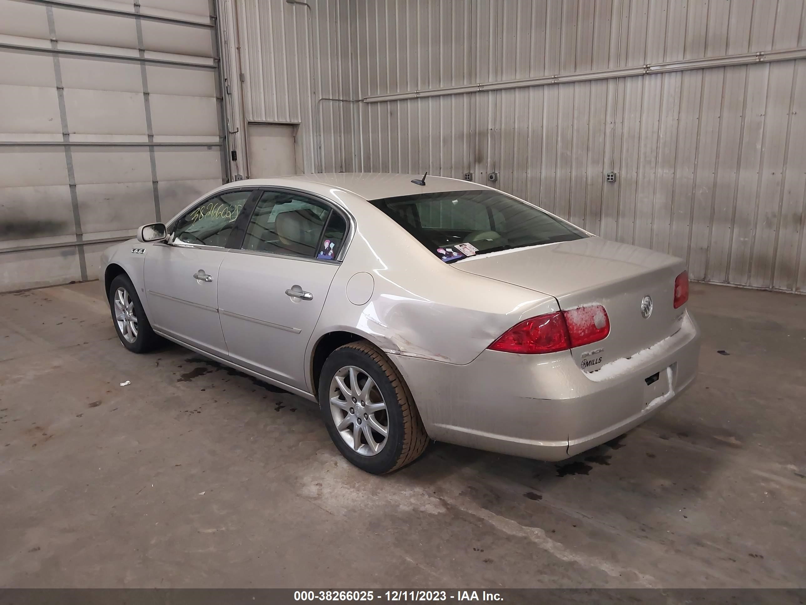 Photo 2 VIN: 1G4HD572X8U142710 - BUICK LUCERNE 