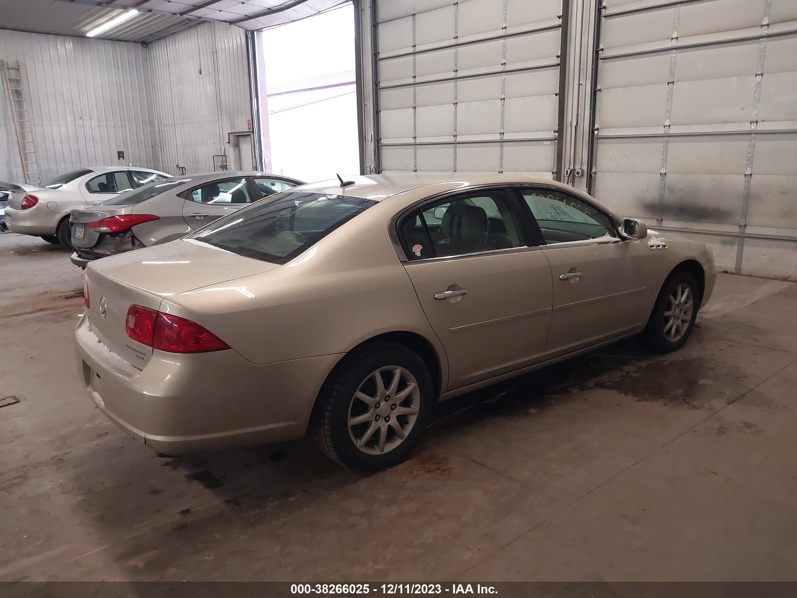 Photo 3 VIN: 1G4HD572X8U142710 - BUICK LUCERNE 