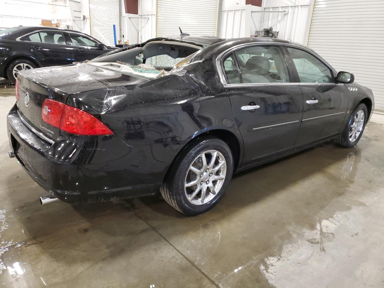 Photo 2 VIN: 1G4HD572X8U160477 - BUICK LUCERNE 