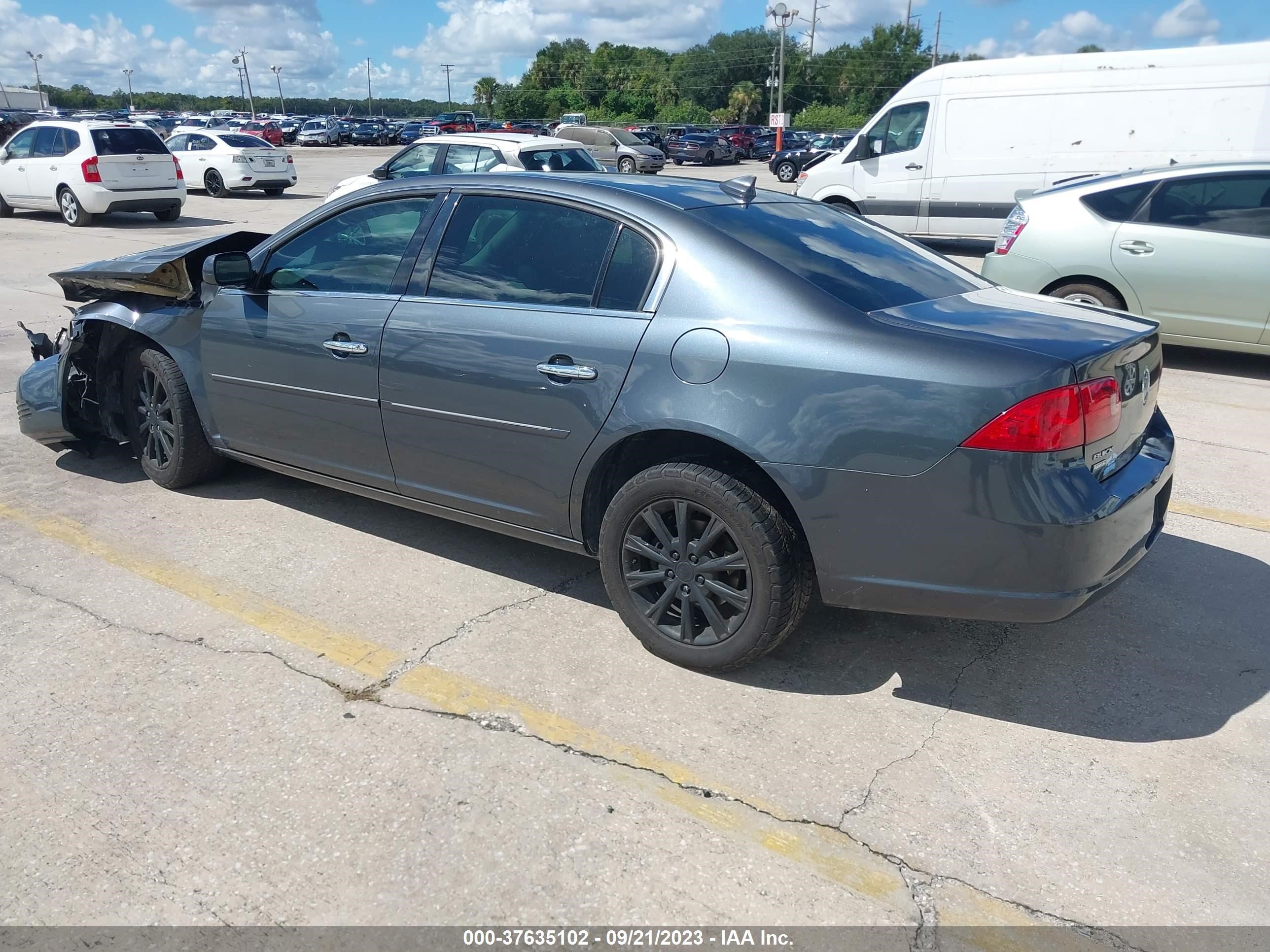 Photo 2 VIN: 1G4HD57M49U143385 - BUICK LUCERNE 