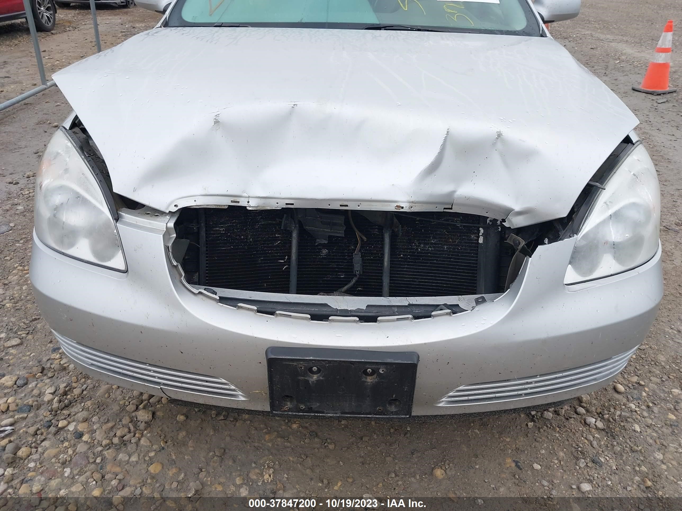 Photo 5 VIN: 1G4HD57M69U113630 - BUICK LUCERNE 