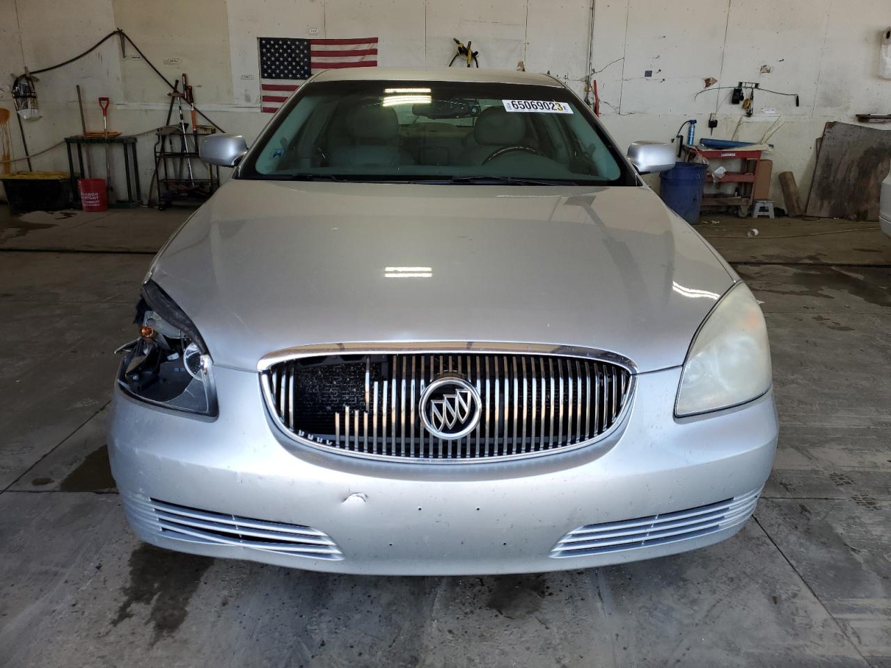 Photo 4 VIN: 1G4HD57M69U121467 - BUICK LUCERNE 