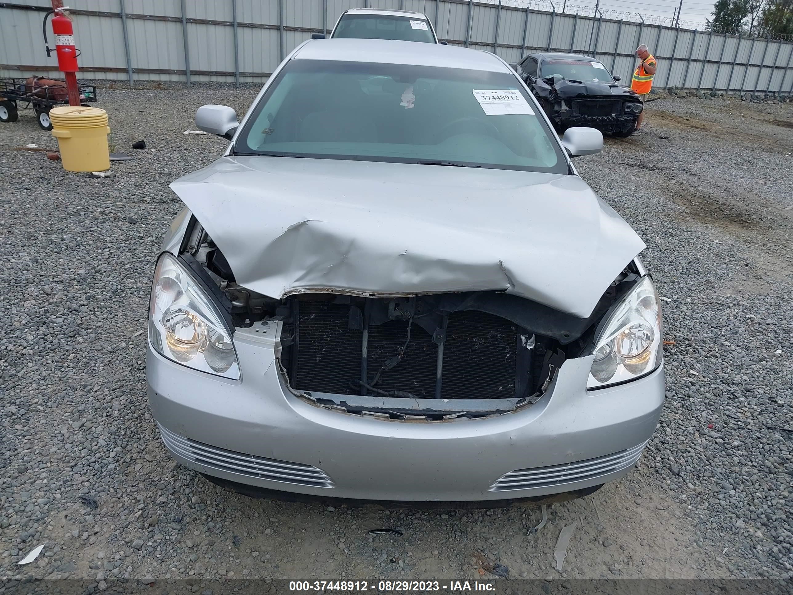 Photo 5 VIN: 1G4HD57M79U123292 - BUICK LUCERNE 