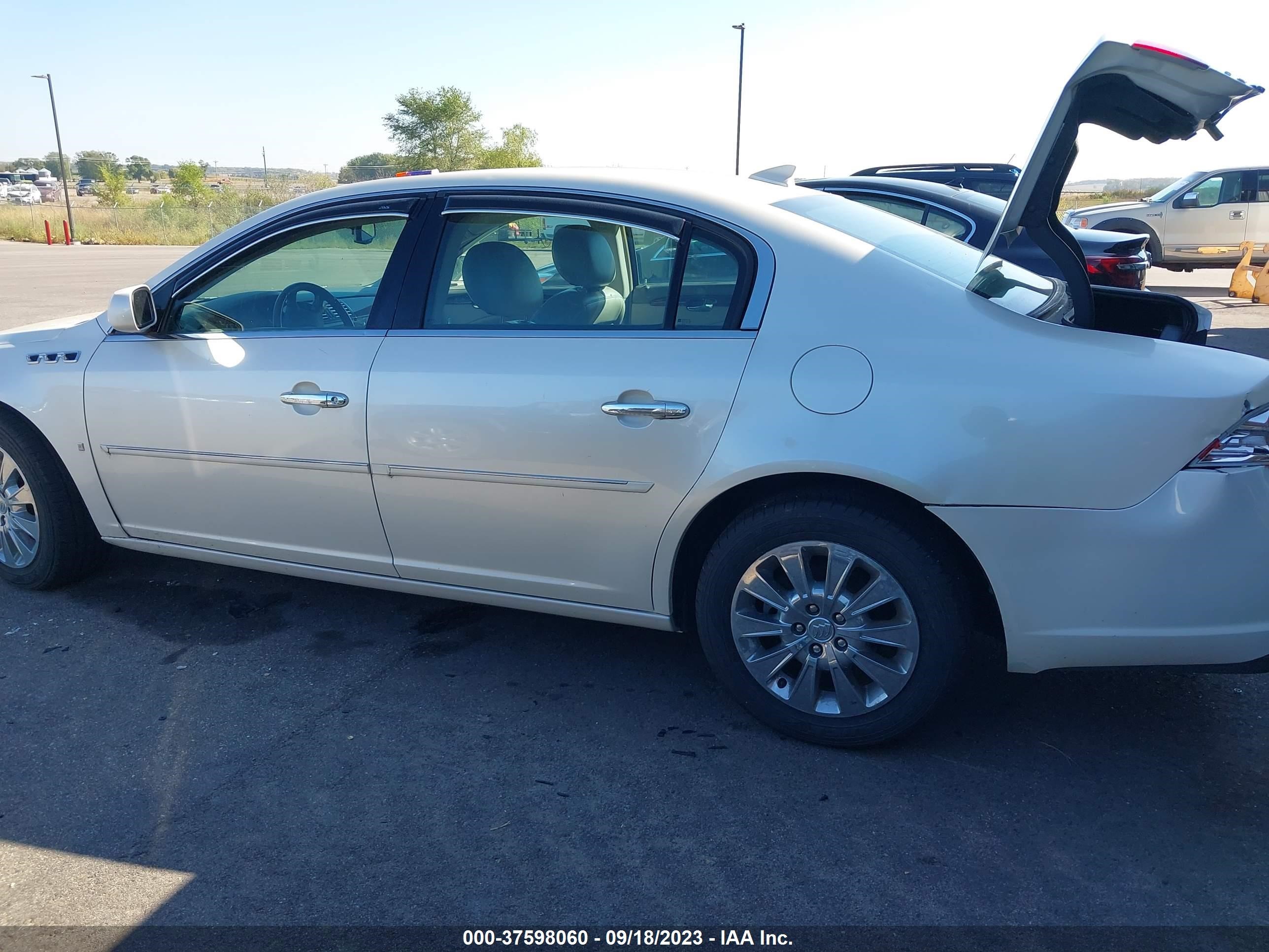 Photo 13 VIN: 1G4HD57M79U127343 - BUICK LUCERNE 