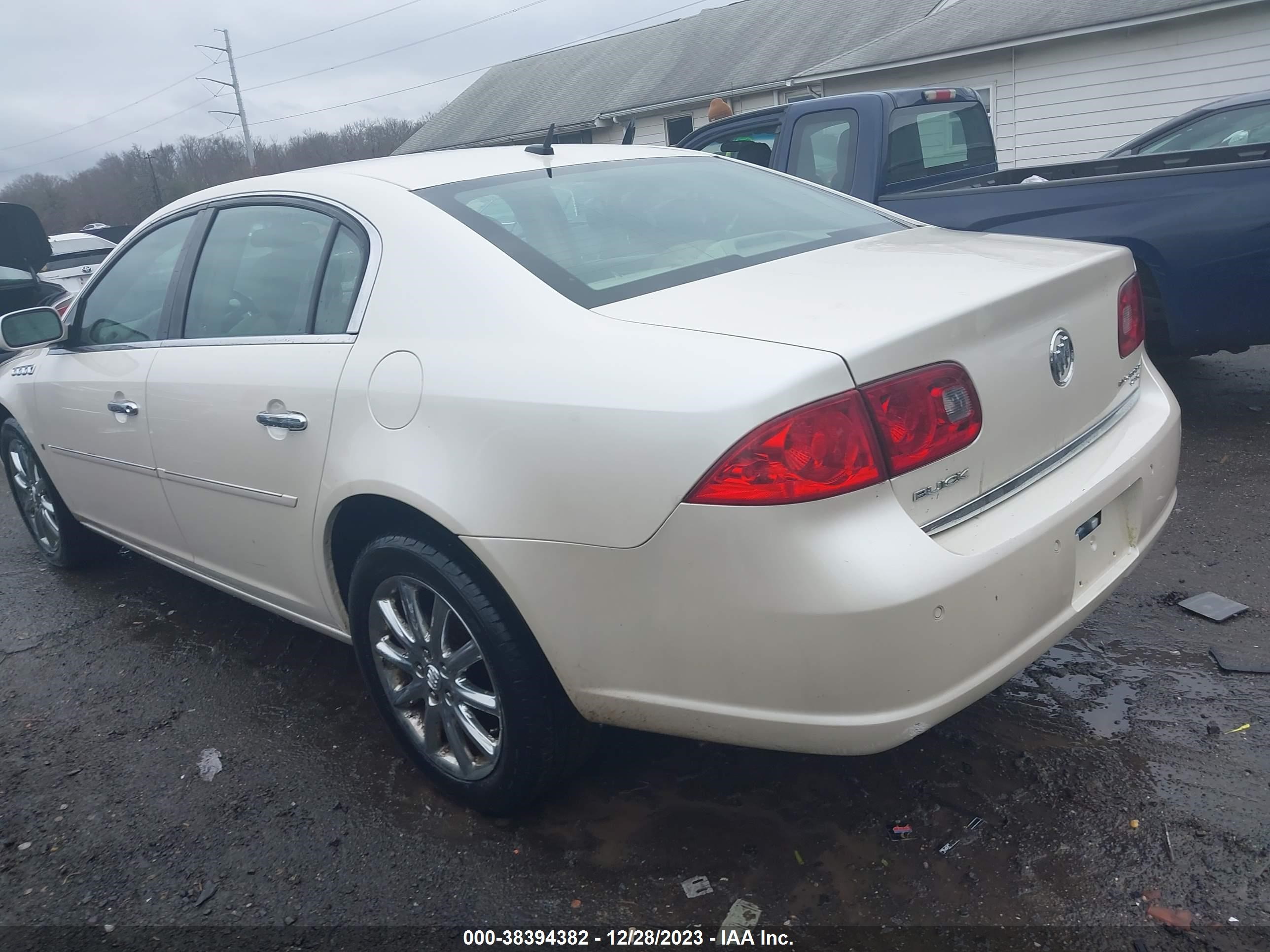 Photo 2 VIN: 1G4HE57Y47U212895 - BUICK LUCERNE 