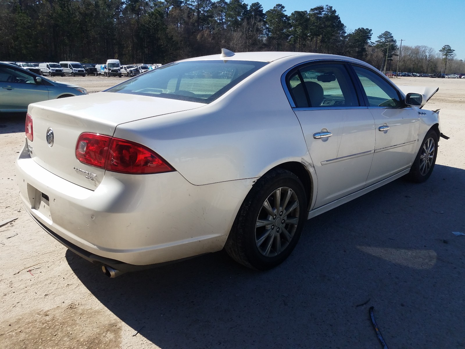 Photo 3 VIN: 1G4HF5EM3AU111321 - BUICK LUCERNE CX 