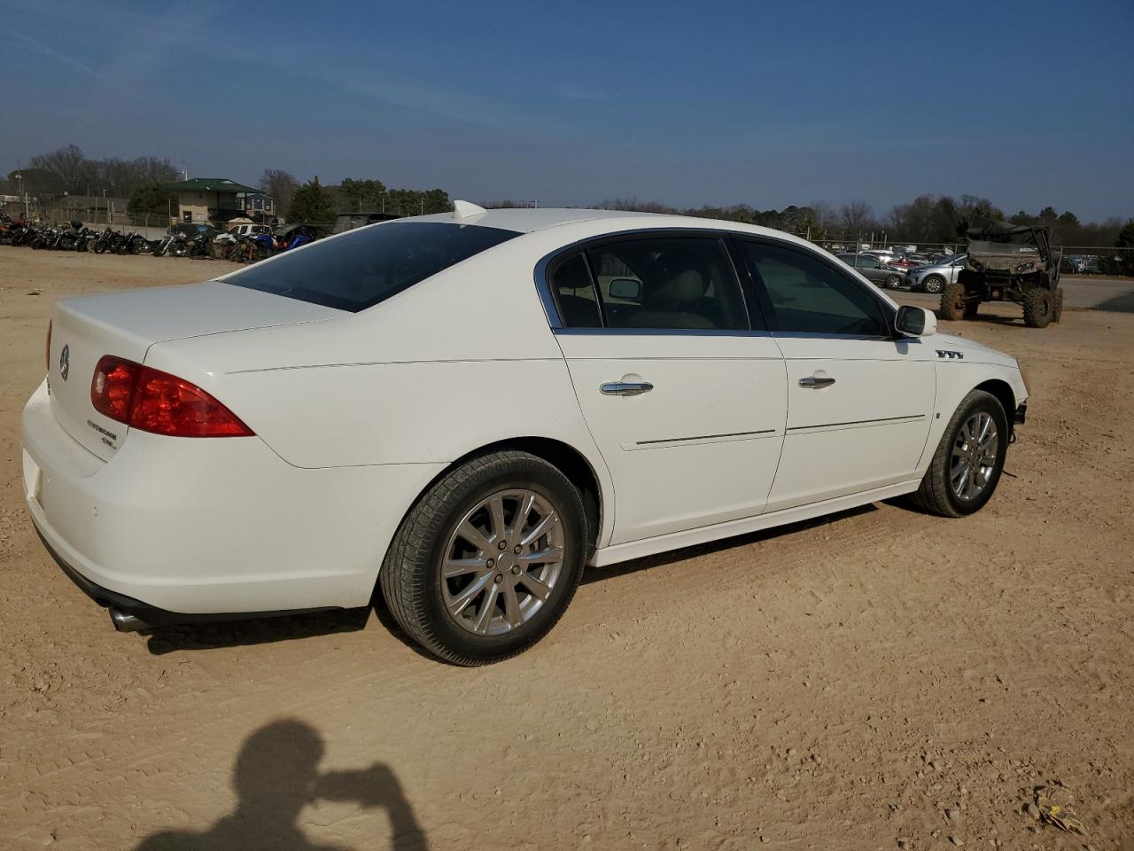 Photo 2 VIN: 1G4HF5EM5AU106301 - BUICK LUCERNE 