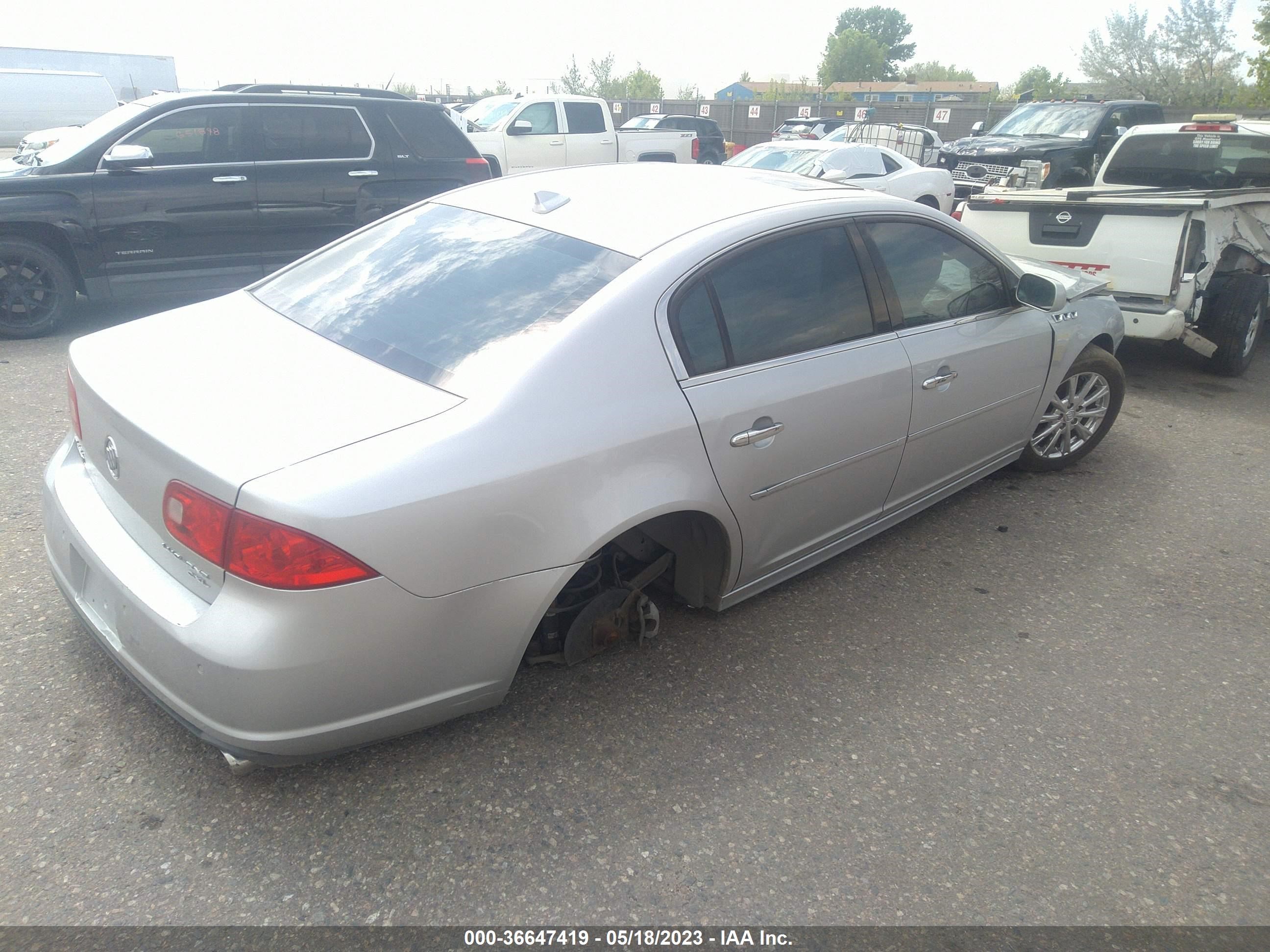 Photo 3 VIN: 1G4HJ5EM4BU144926 - BUICK LUCERNE 