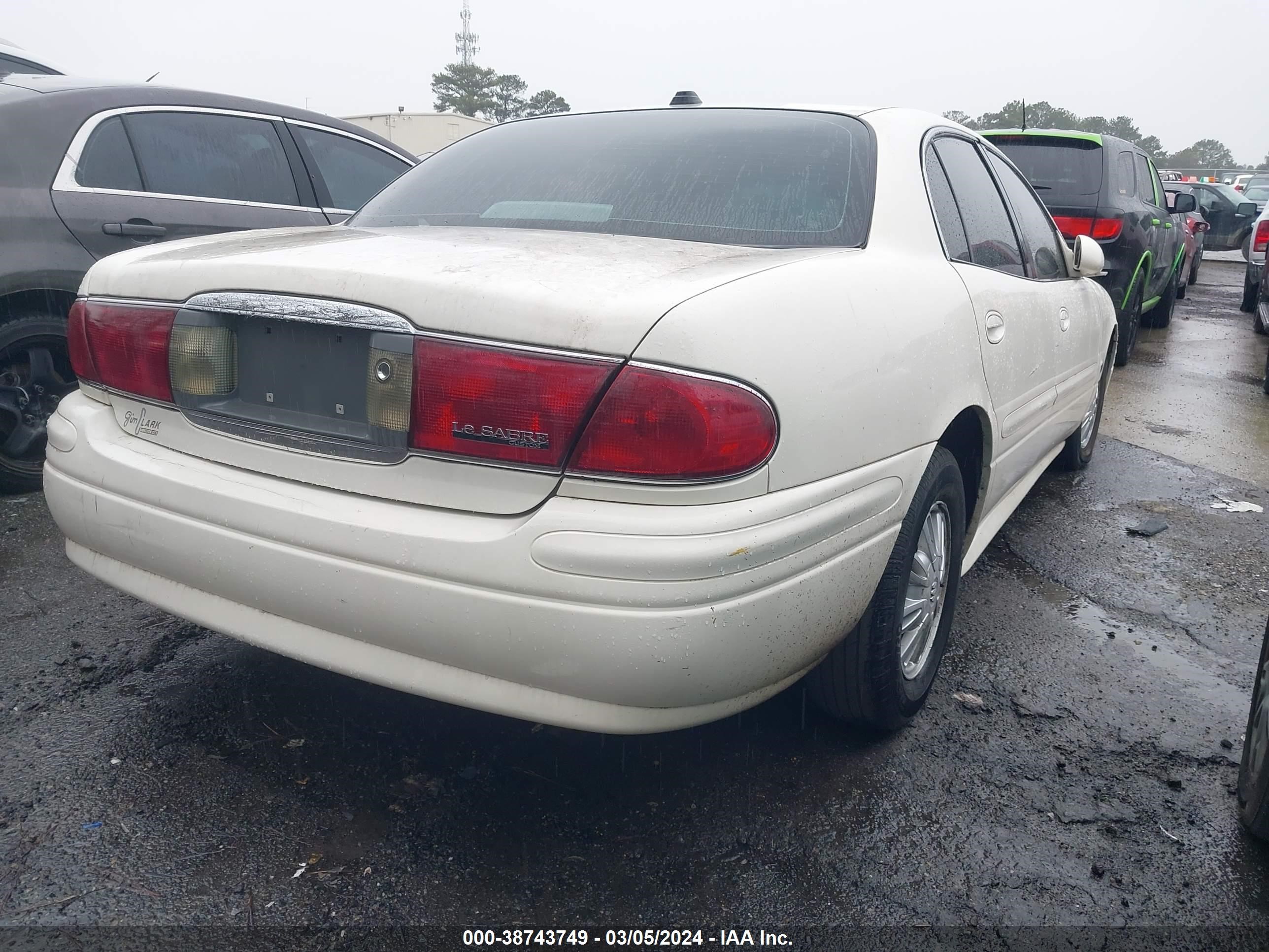 Photo 3 VIN: 1G4HP52K04U240900 - BUICK LESABRE 