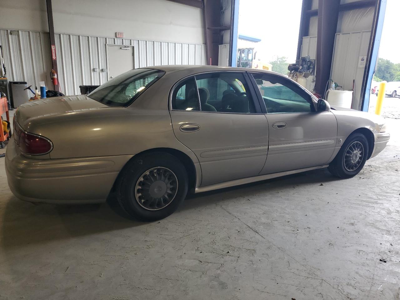 Photo 2 VIN: 1G4HP52K14U215925 - BUICK LESABRE 