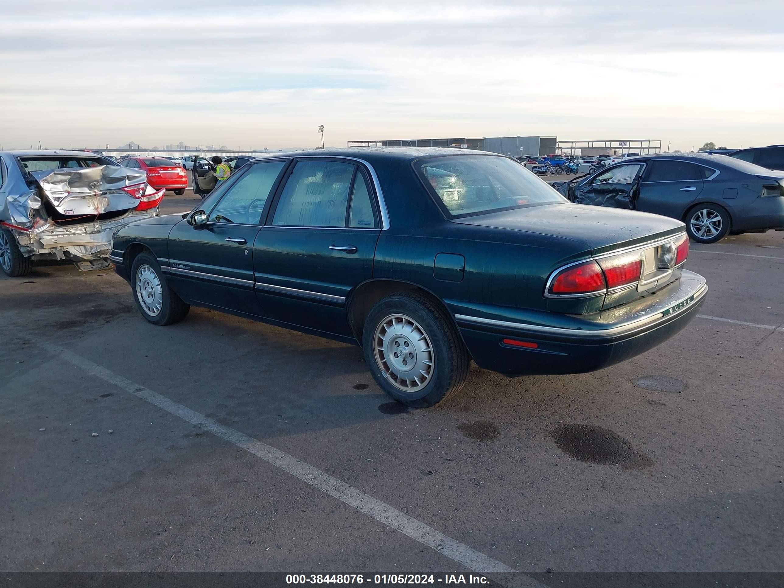 Photo 2 VIN: 1G4HP52K2WH538568 - BUICK LESABRE 