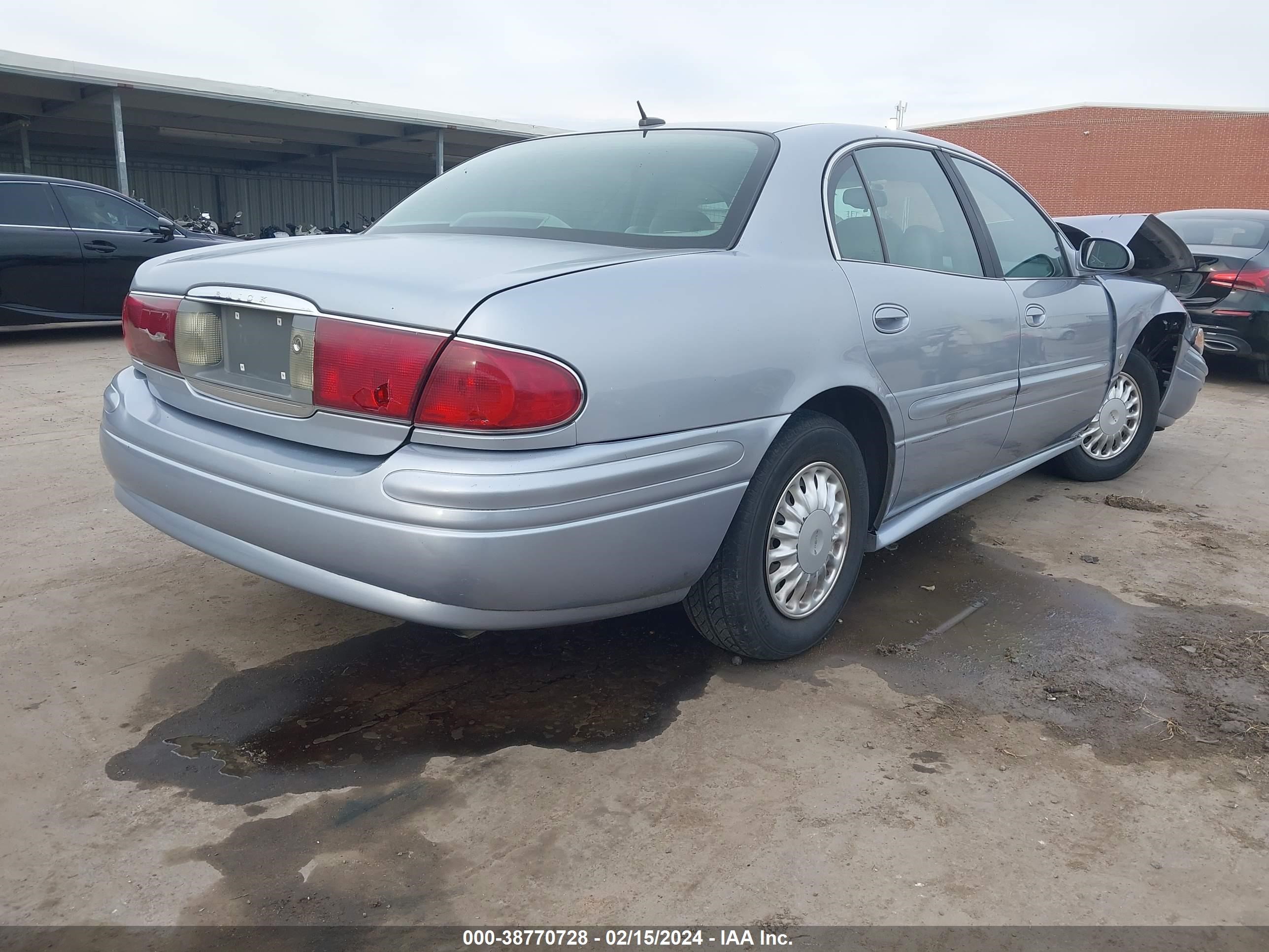 Photo 3 VIN: 1G4HP52K45U141093 - BUICK LESABRE 