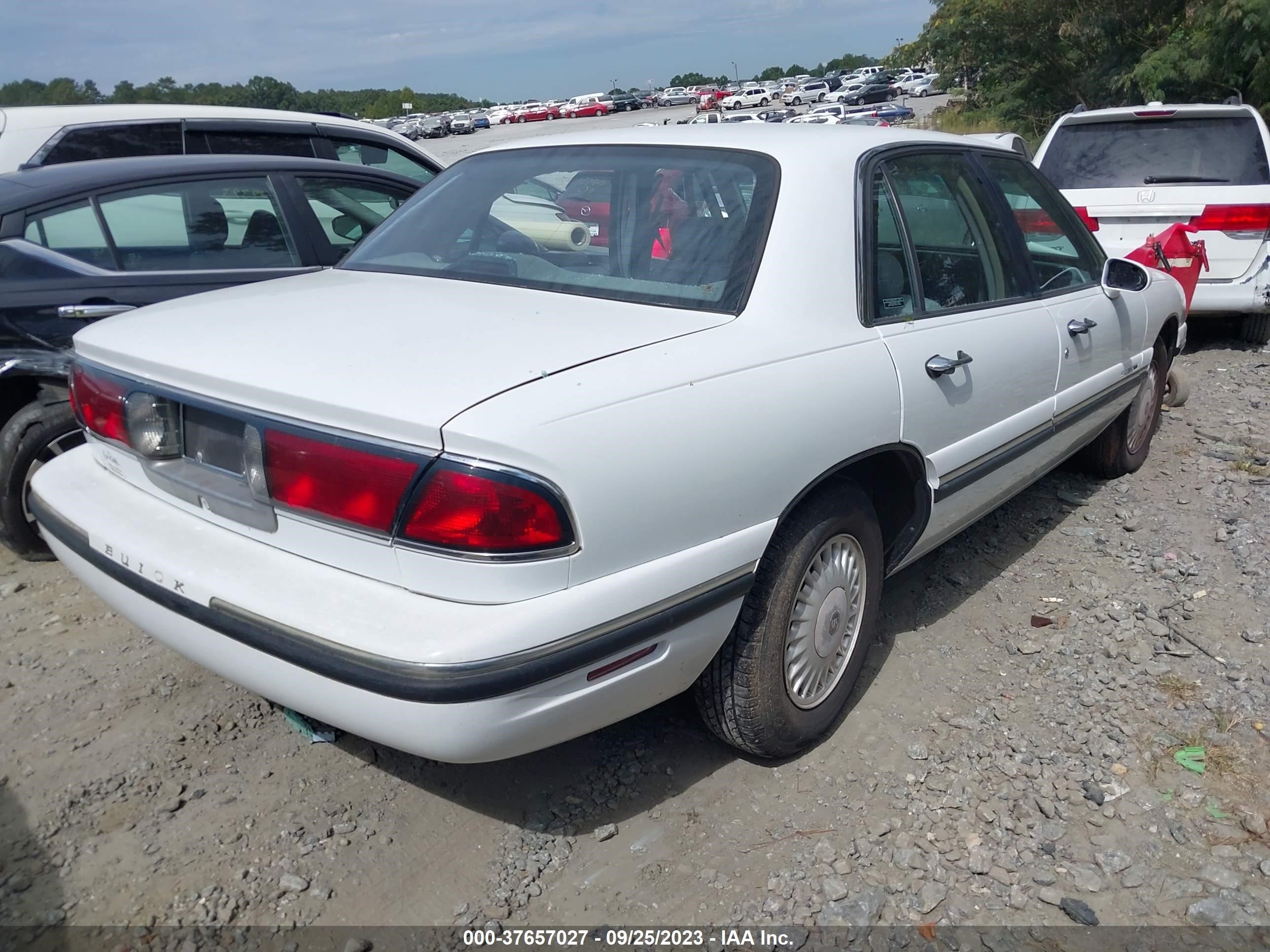 Photo 3 VIN: 1G4HP52K4VH431715 - BUICK LESABRE 