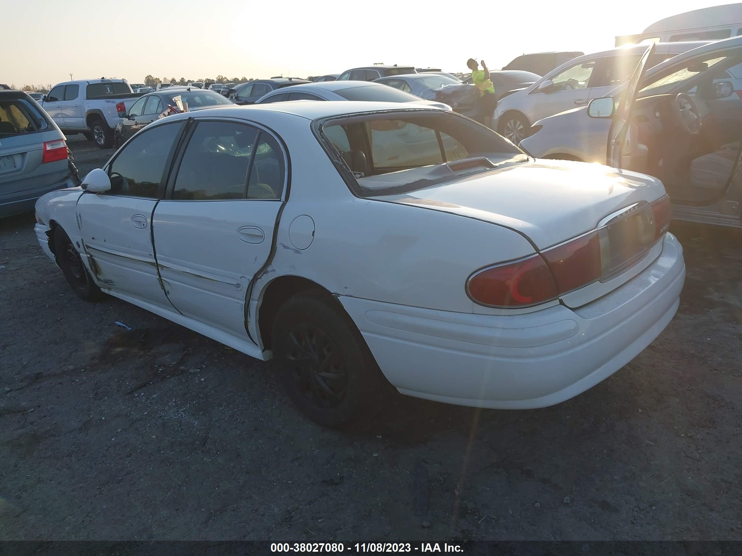 Photo 2 VIN: 1G4HP52K544103239 - BUICK LESABRE 