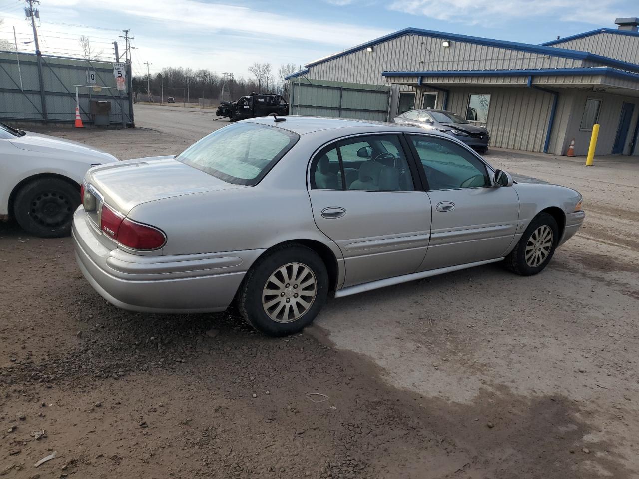 Photo 2 VIN: 1G4HP52K65U124988 - BUICK LESABRE 