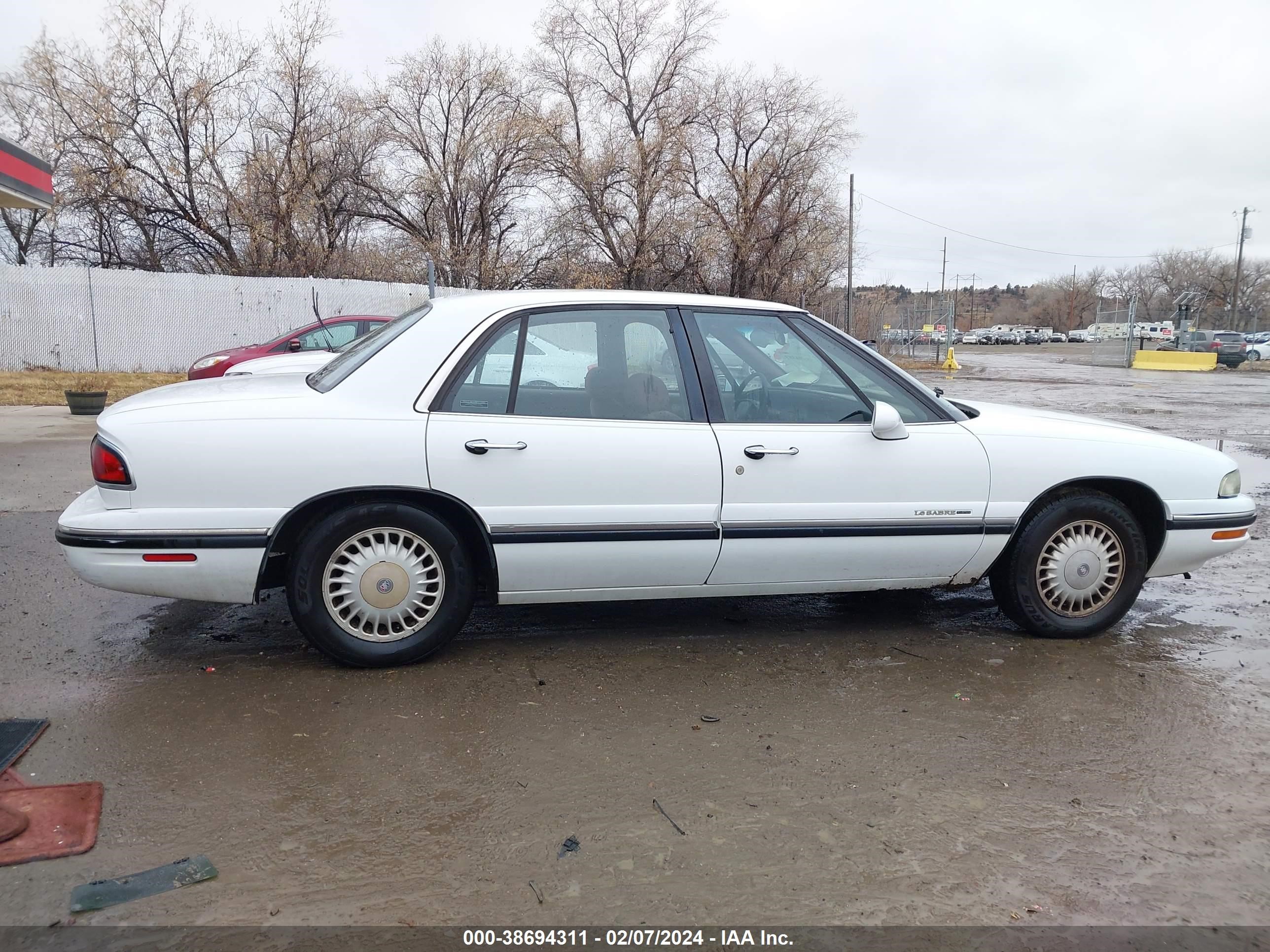 Photo 13 VIN: 1G4HP52K7WH542910 - BUICK LESABRE 