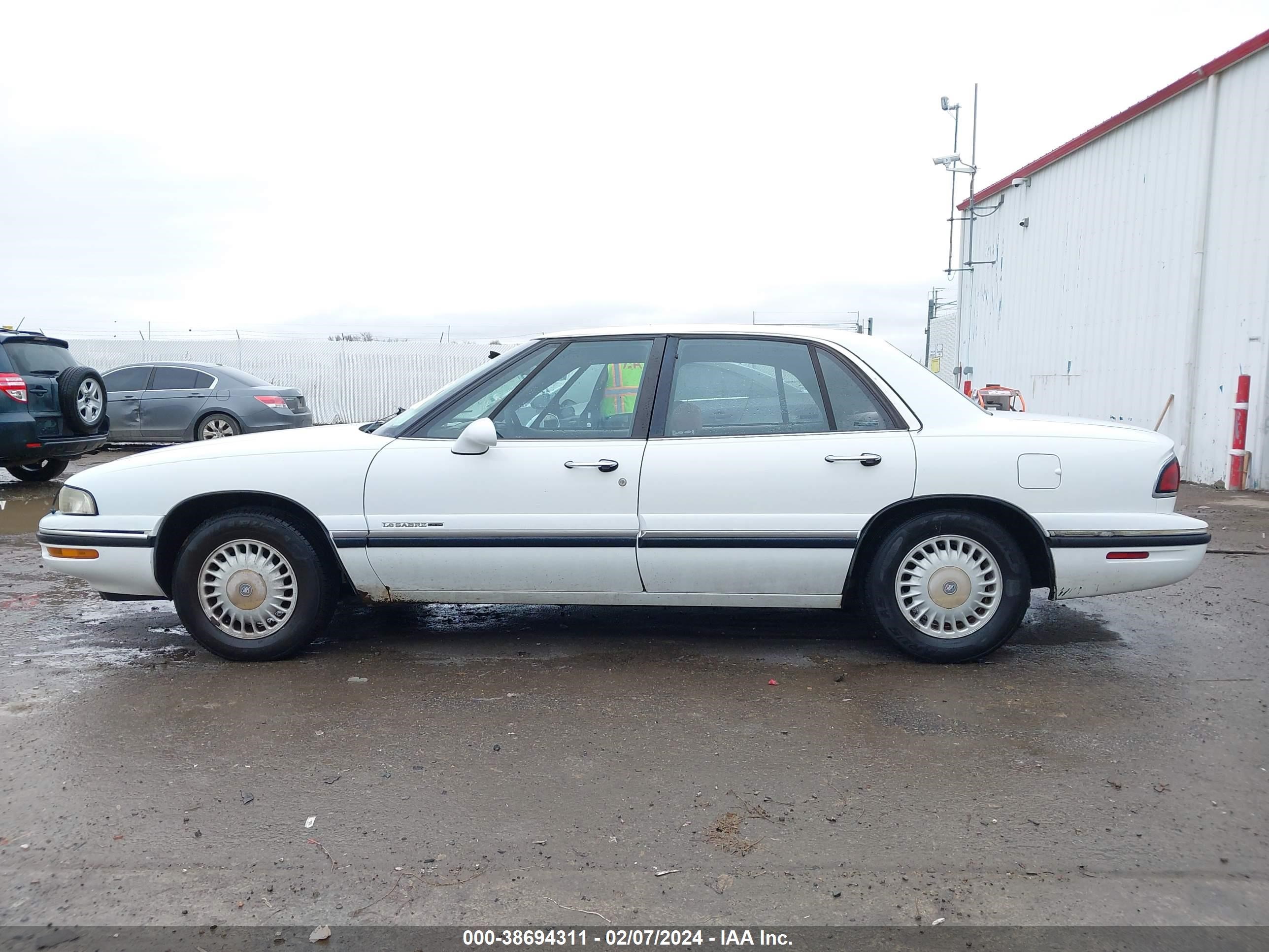 Photo 14 VIN: 1G4HP52K7WH542910 - BUICK LESABRE 