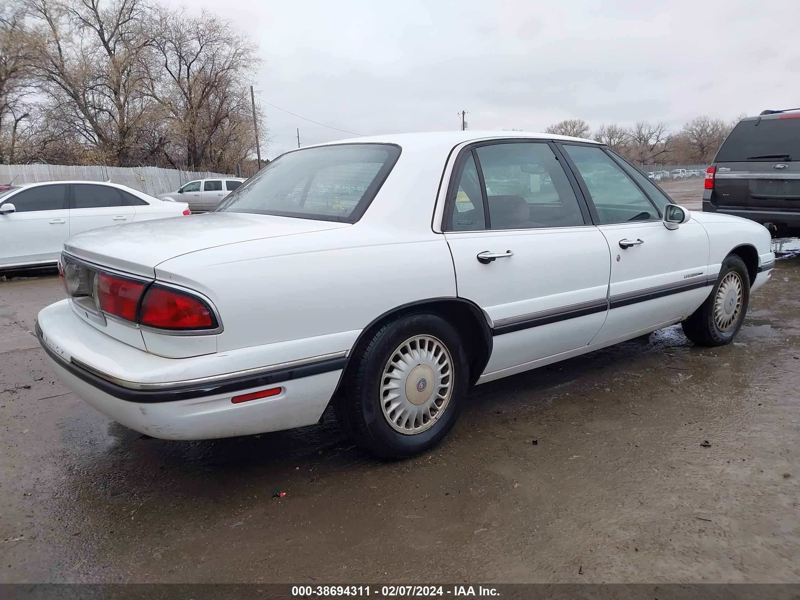 Photo 3 VIN: 1G4HP52K7WH542910 - BUICK LESABRE 