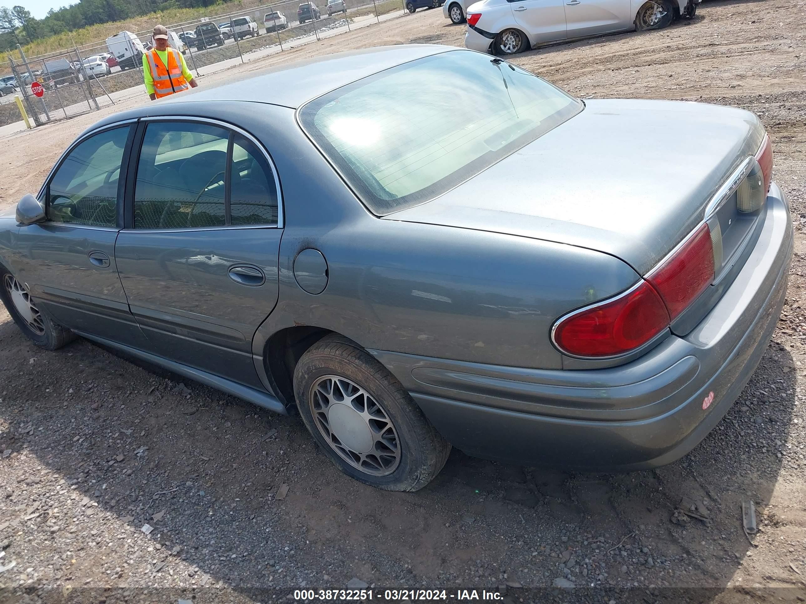 Photo 2 VIN: 1G4HP52K84U155335 - BUICK LESABRE 