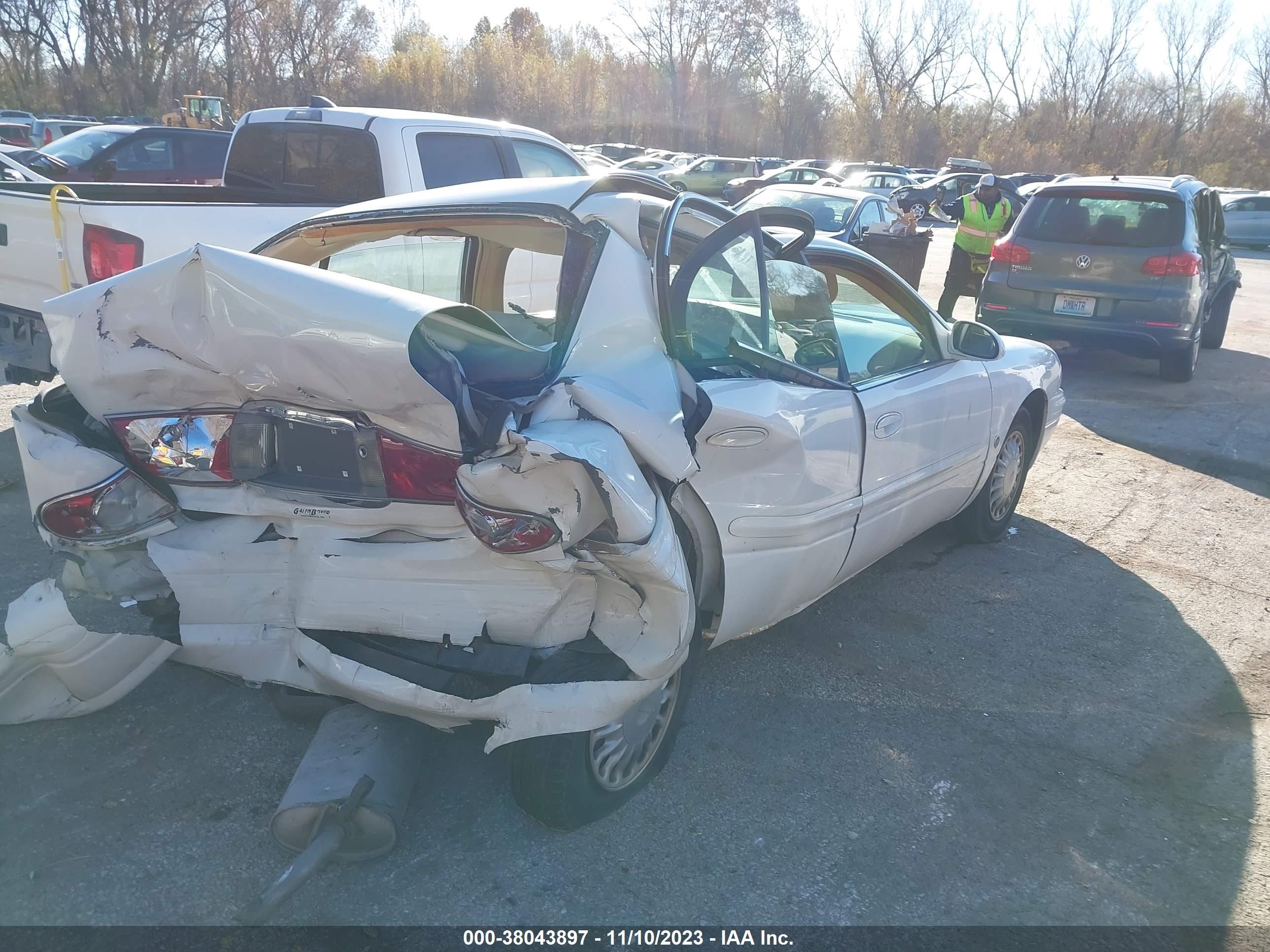 Photo 3 VIN: 1G4HP52K85U237826 - BUICK LESABRE 