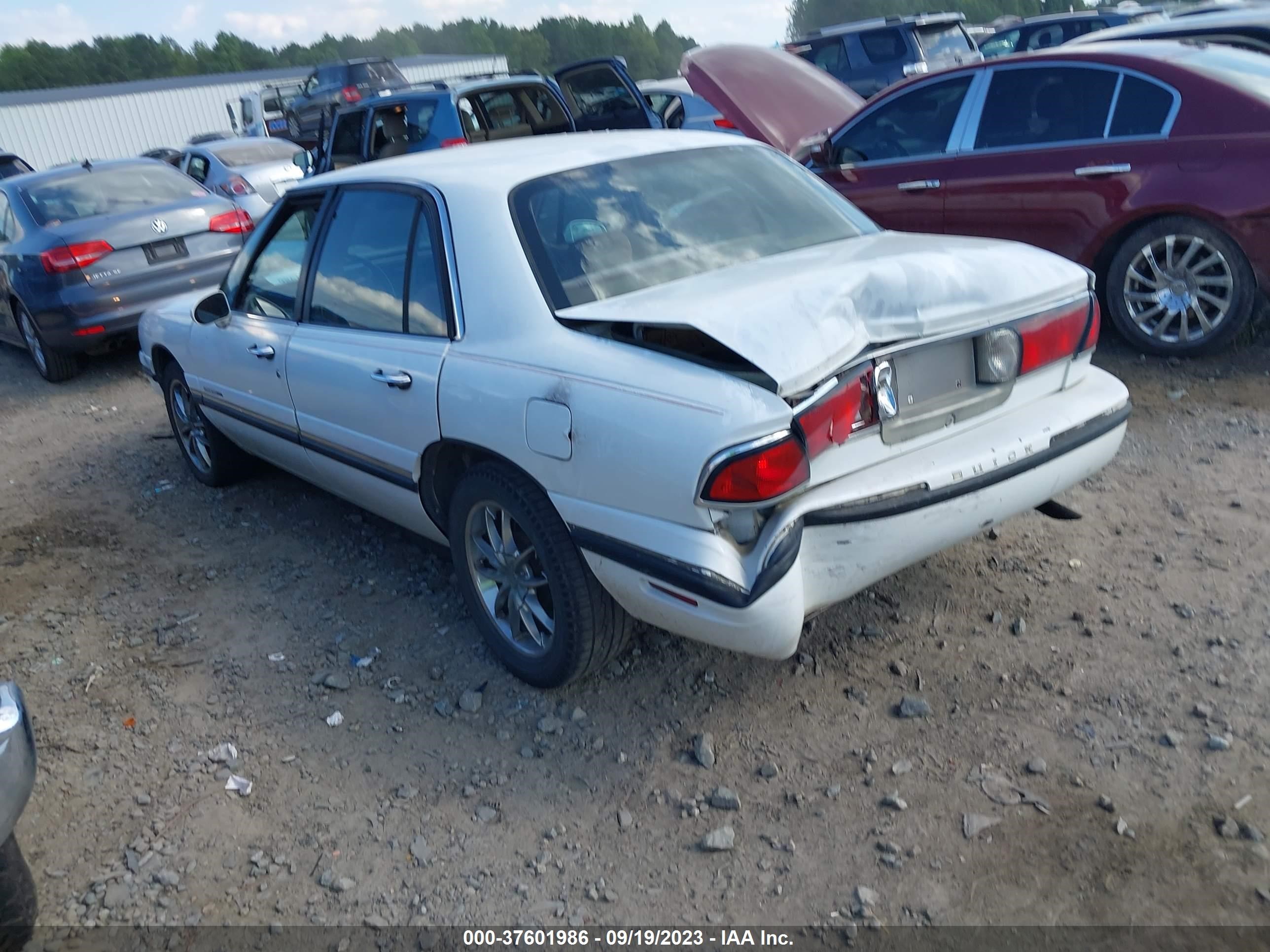 Photo 2 VIN: 1G4HP52KXXH469789 - BUICK LESABRE 