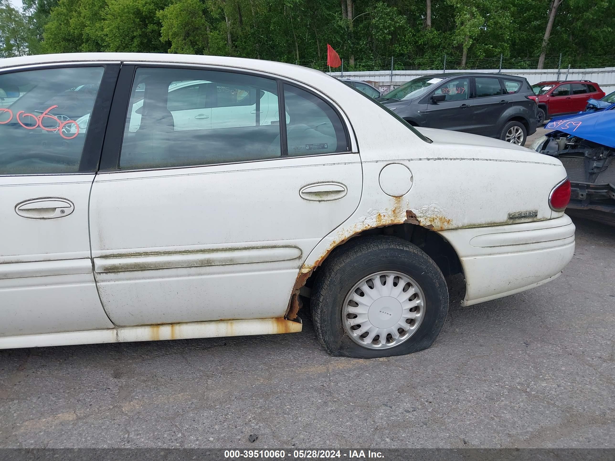 Photo 5 VIN: 1G4HP54K02U143447 - BUICK LESABRE 