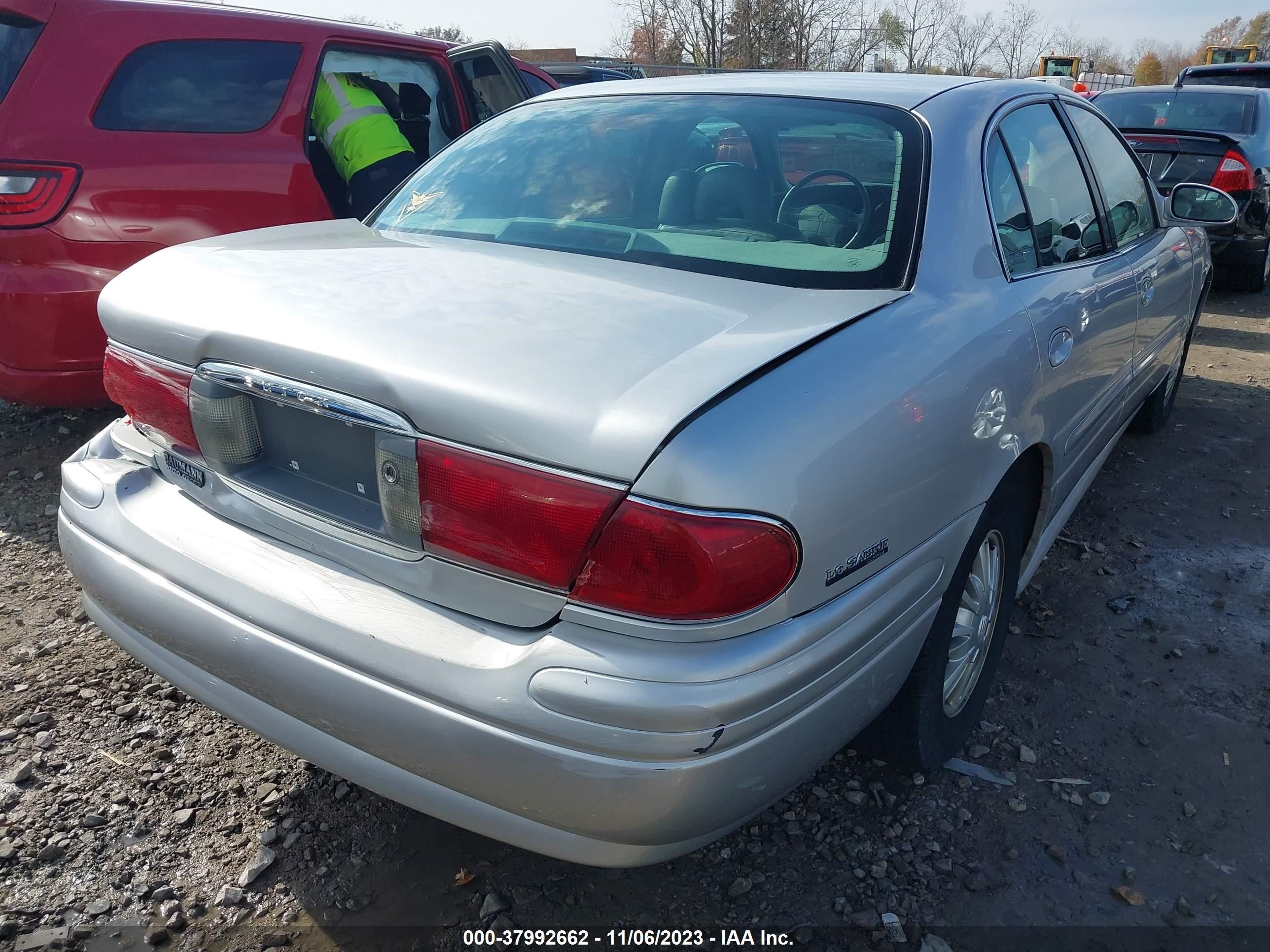 Photo 3 VIN: 1G4HP54K02U261479 - BUICK LESABRE 