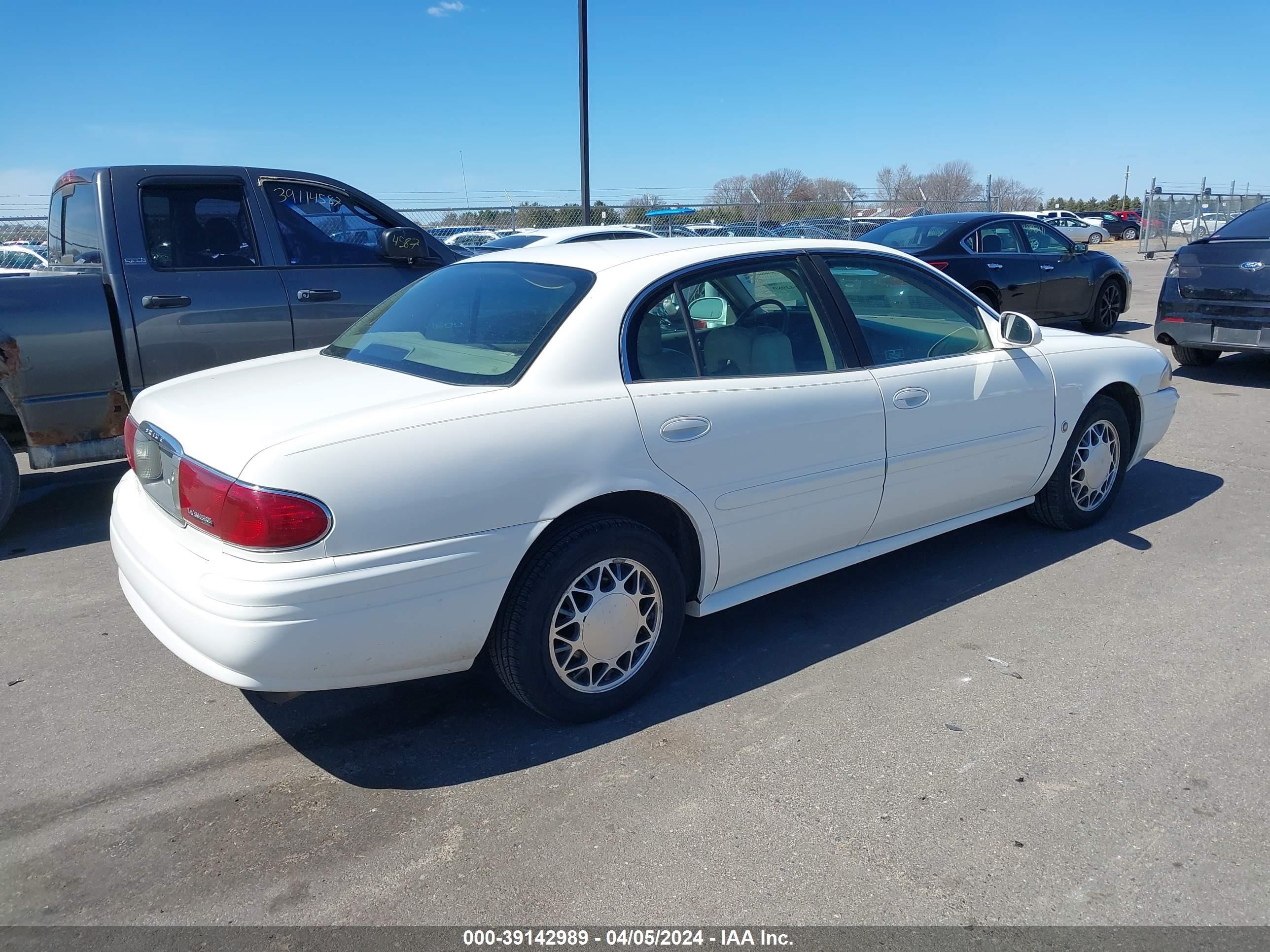 Photo 3 VIN: 1G4HP54K044119605 - BUICK LESABRE 