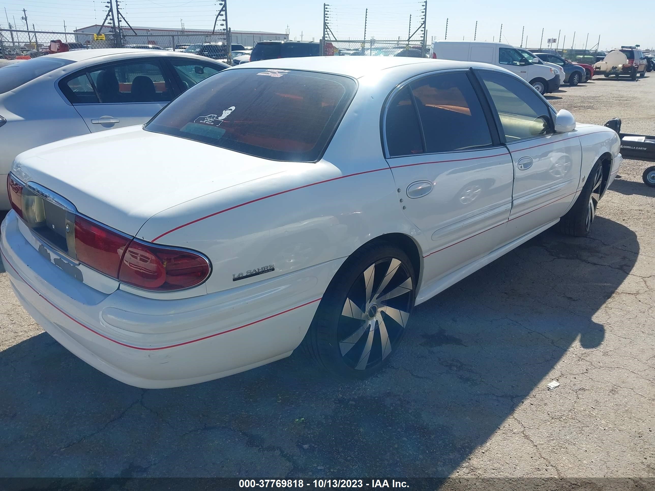 Photo 3 VIN: 1G4HP54K0Y4253570 - BUICK LESABRE 