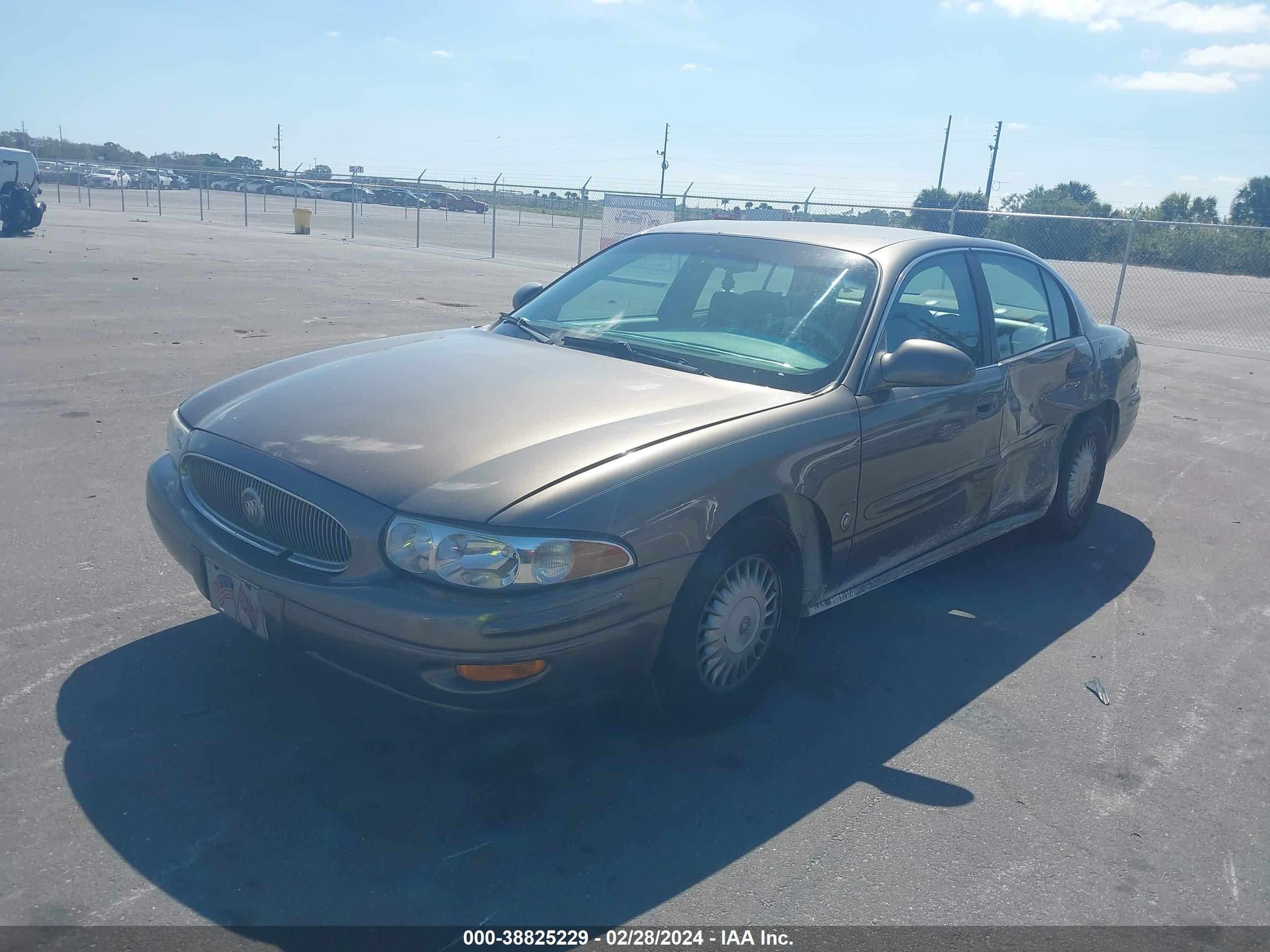 Photo 1 VIN: 1G4HP54K9YU261330 - BUICK LESABRE 