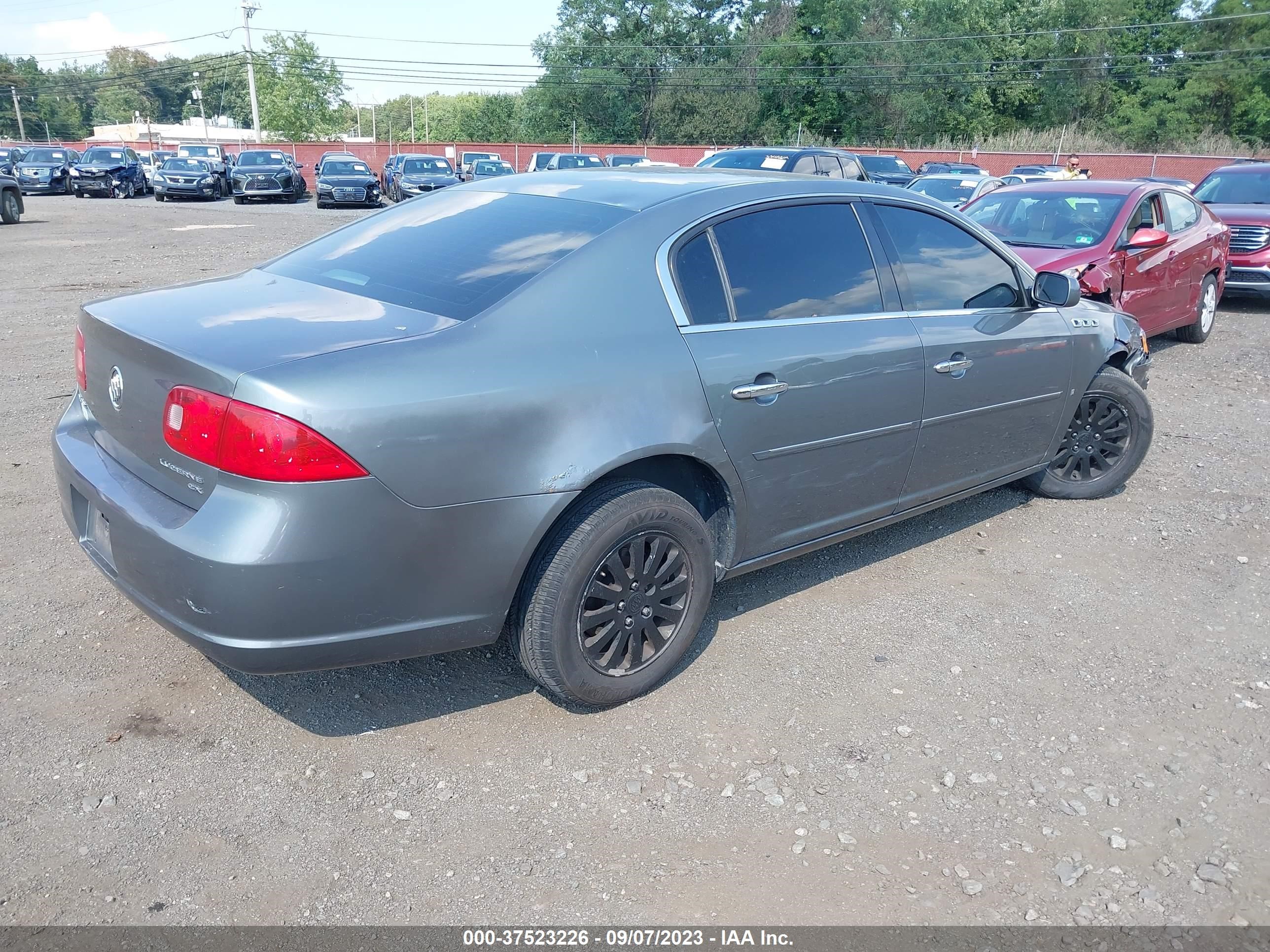 Photo 3 VIN: 1G4HP57228U151151 - BUICK LUCERNE 