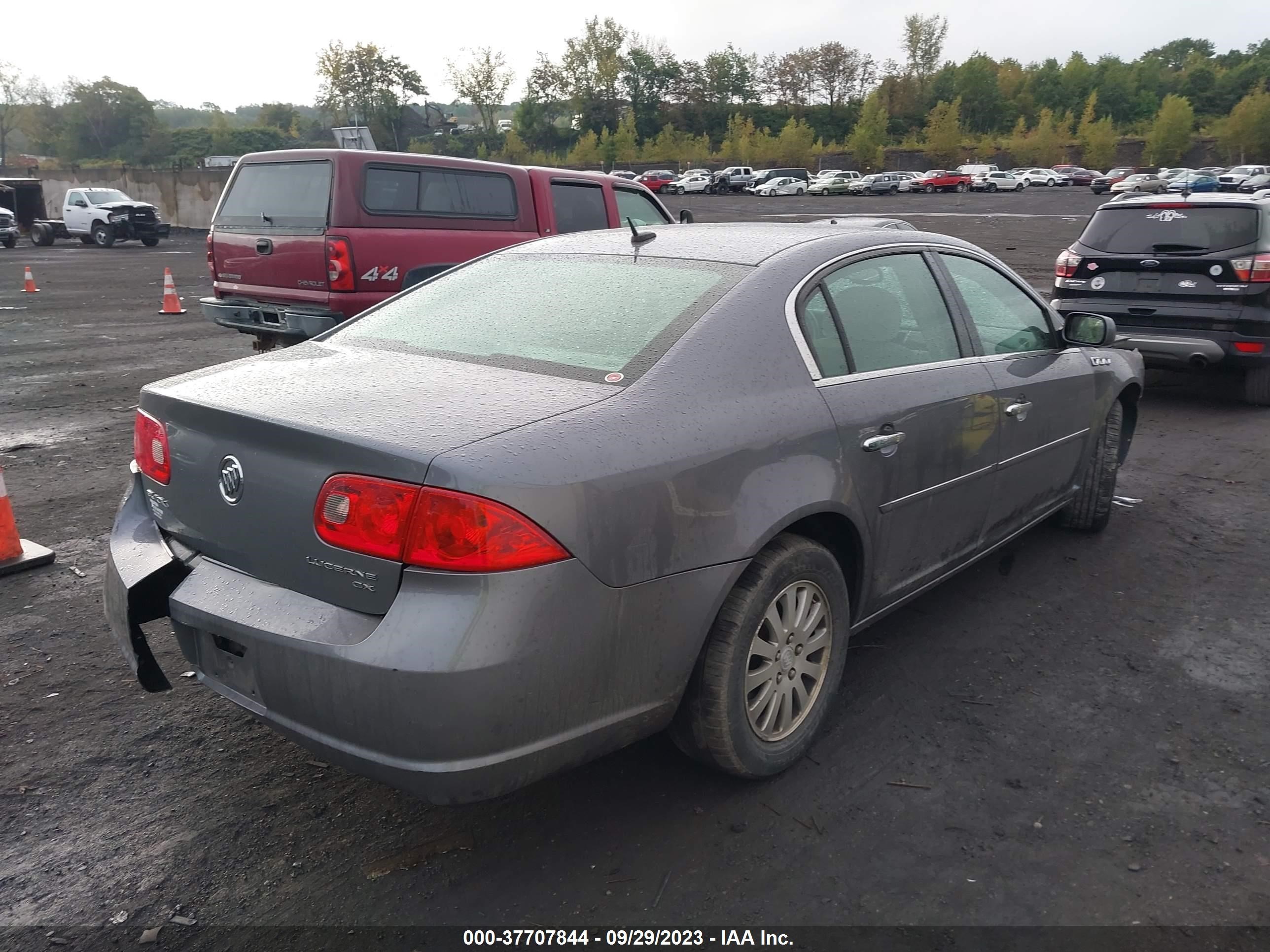 Photo 3 VIN: 1G4HP57248U130396 - BUICK LUCERNE 