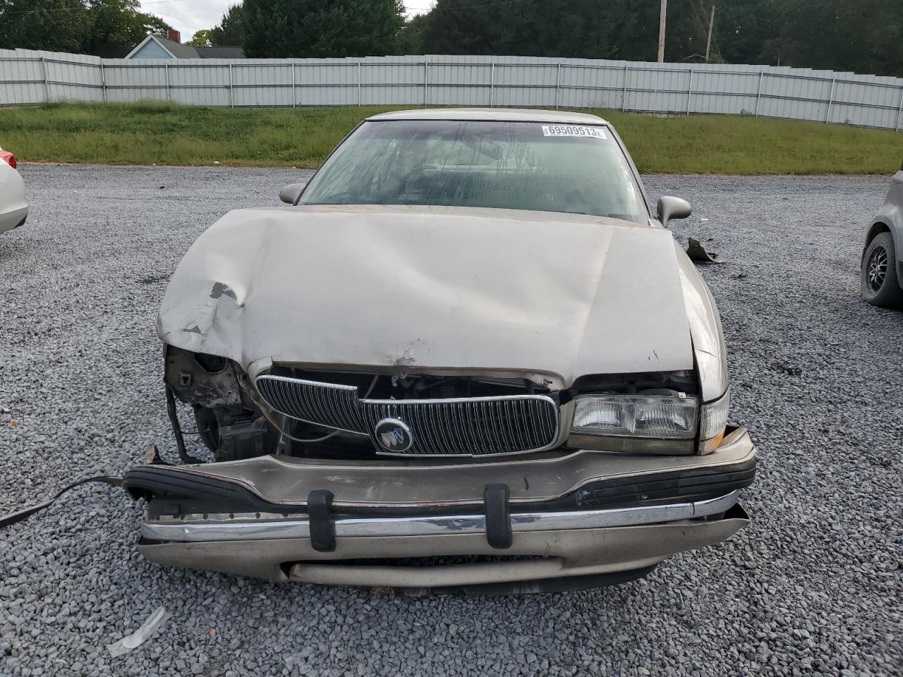 Photo 4 VIN: 1G4HR52K1TH404348 - BUICK LESABRE 