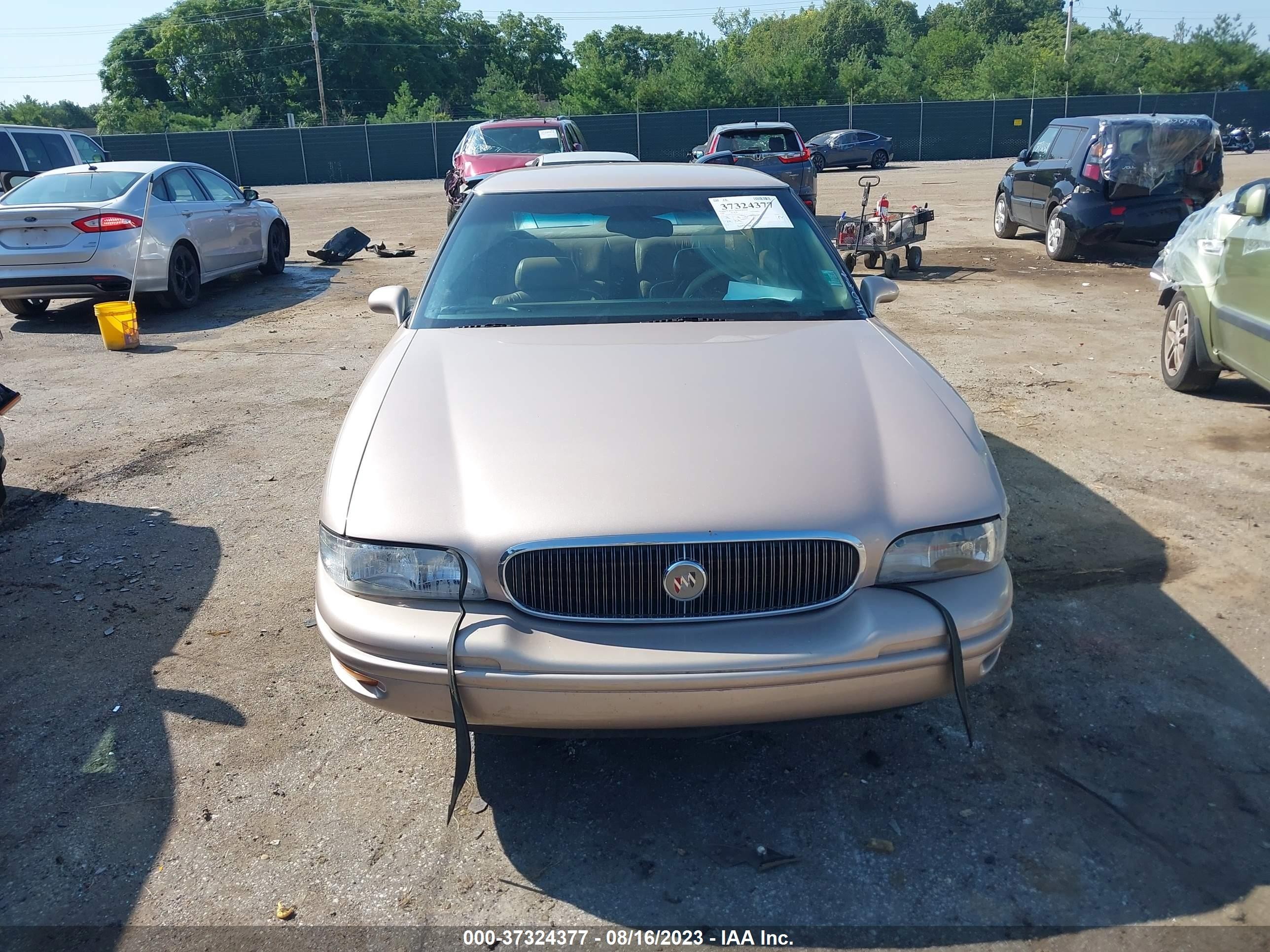 Photo 11 VIN: 1G4HR52K5XH420252 - BUICK LESABRE 