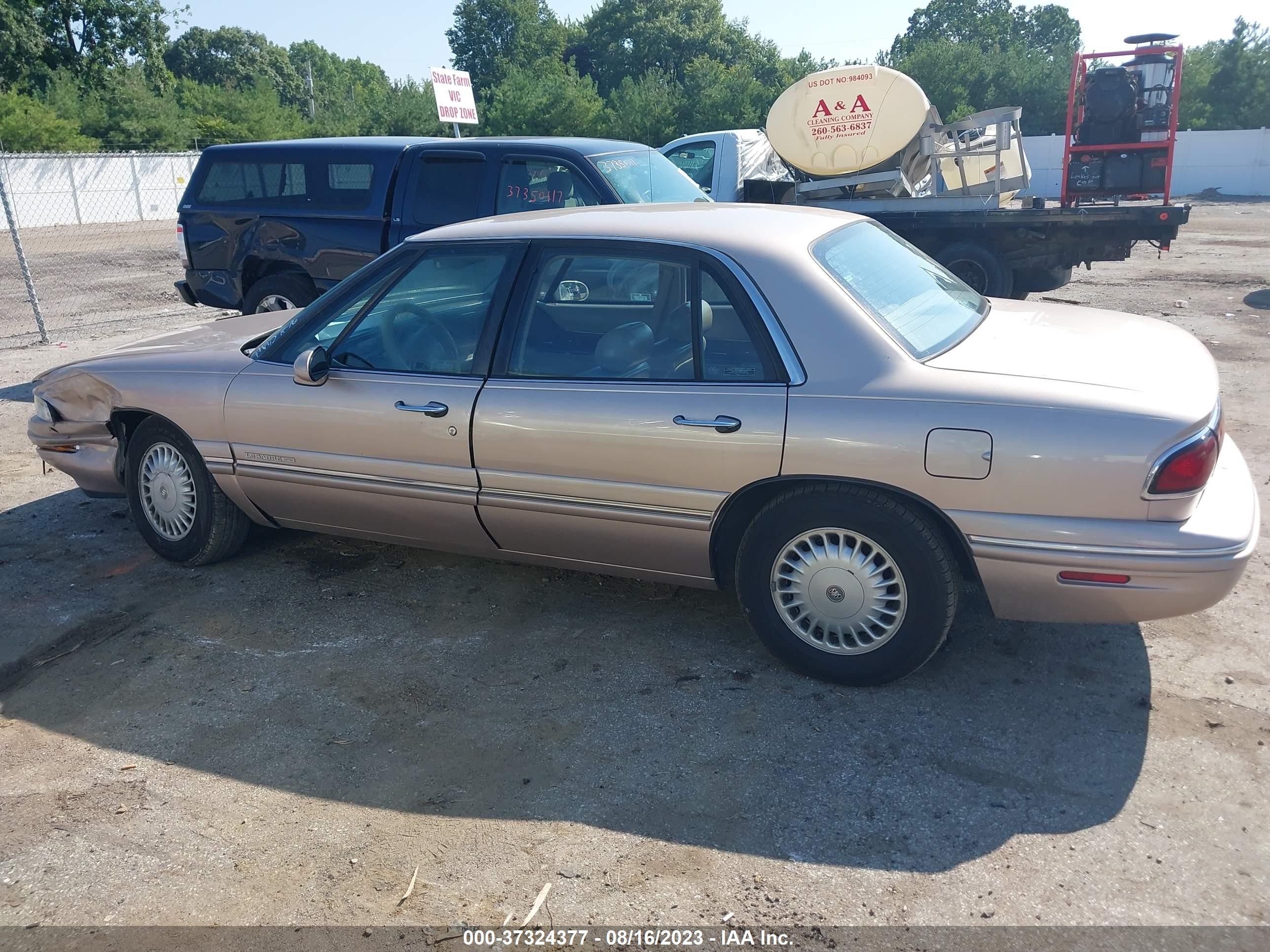 Photo 13 VIN: 1G4HR52K5XH420252 - BUICK LESABRE 