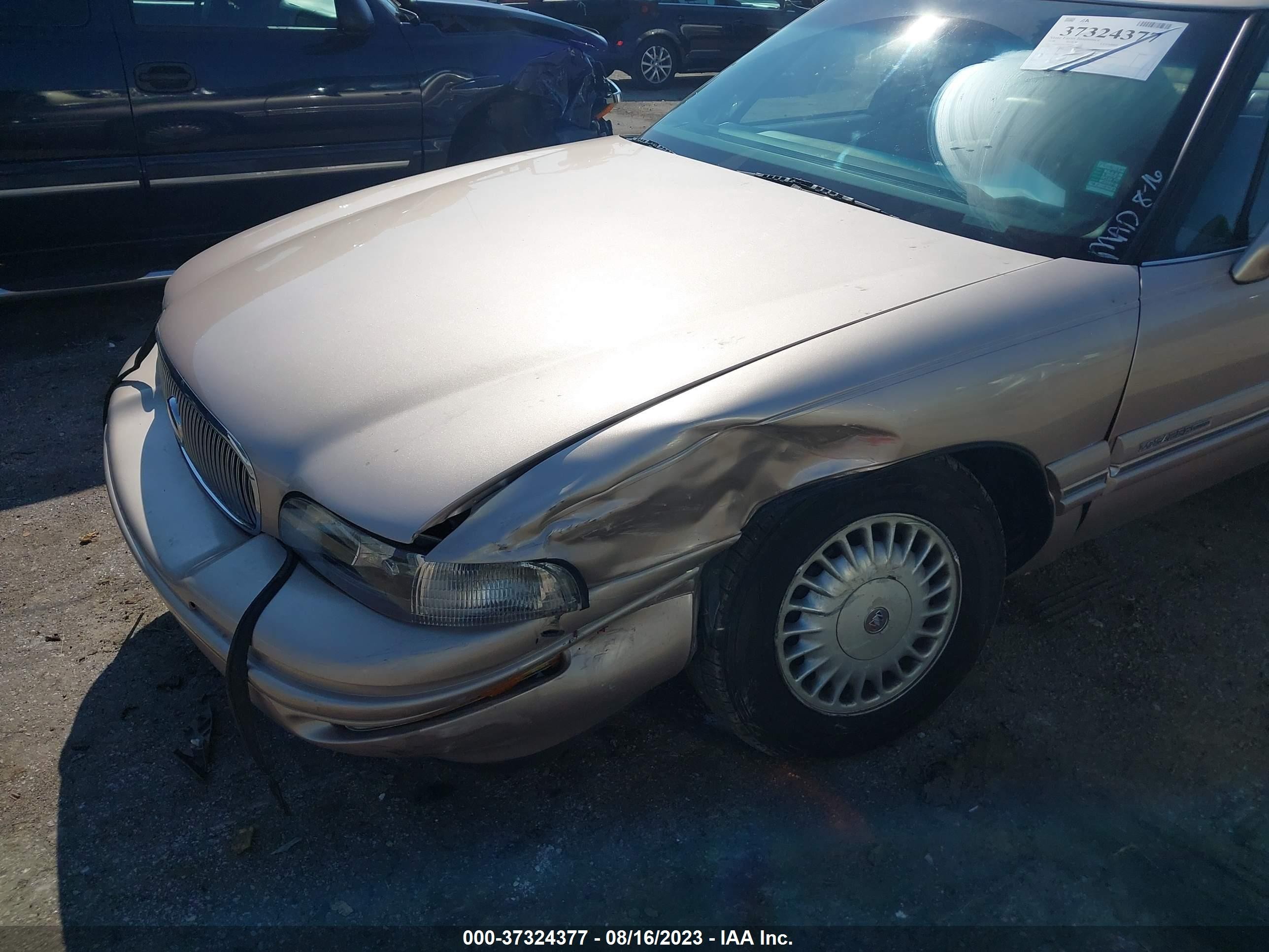 Photo 5 VIN: 1G4HR52K5XH420252 - BUICK LESABRE 