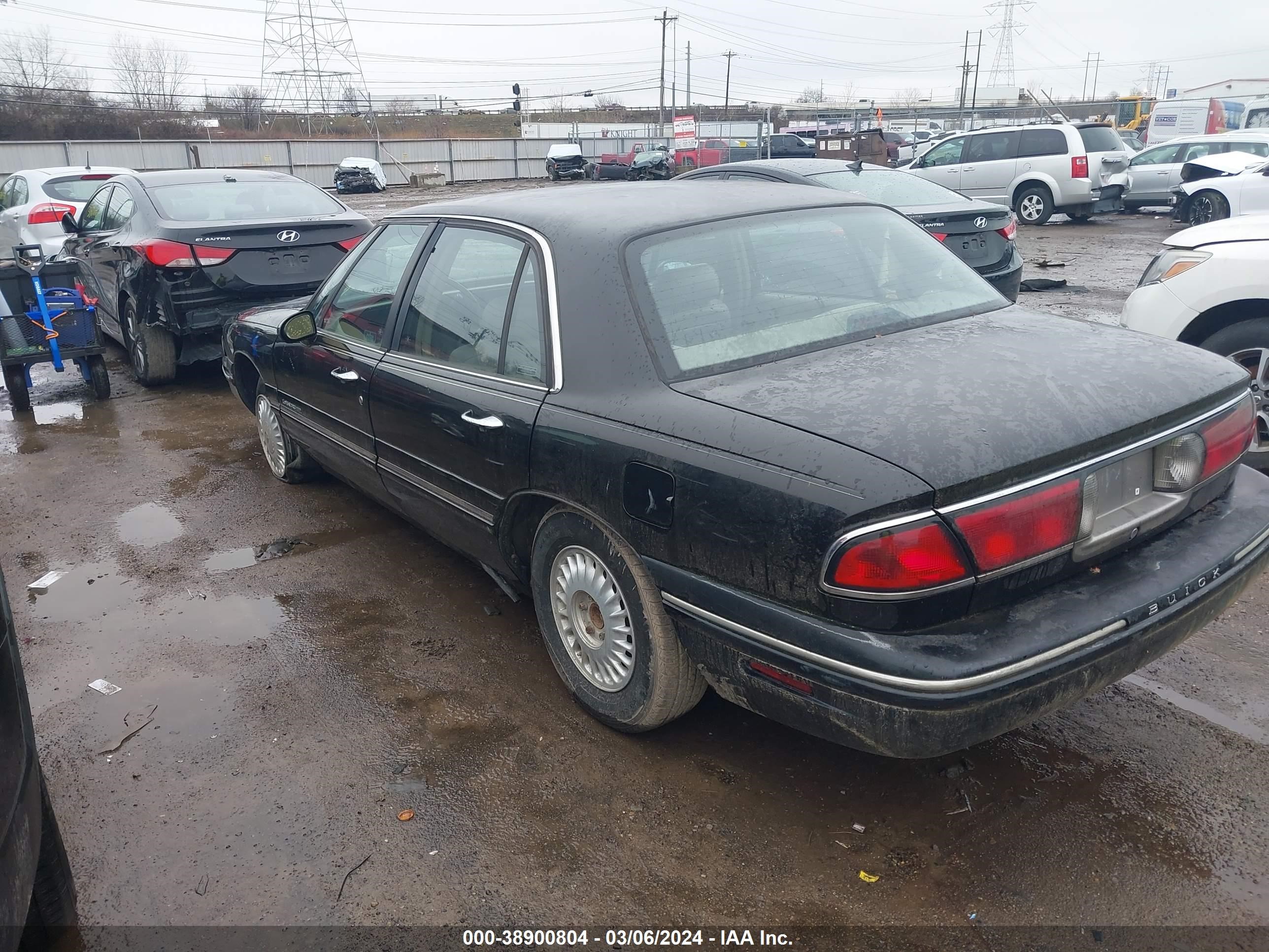 Photo 2 VIN: 1G4HR52K5XH453042 - BUICK LESABRE 