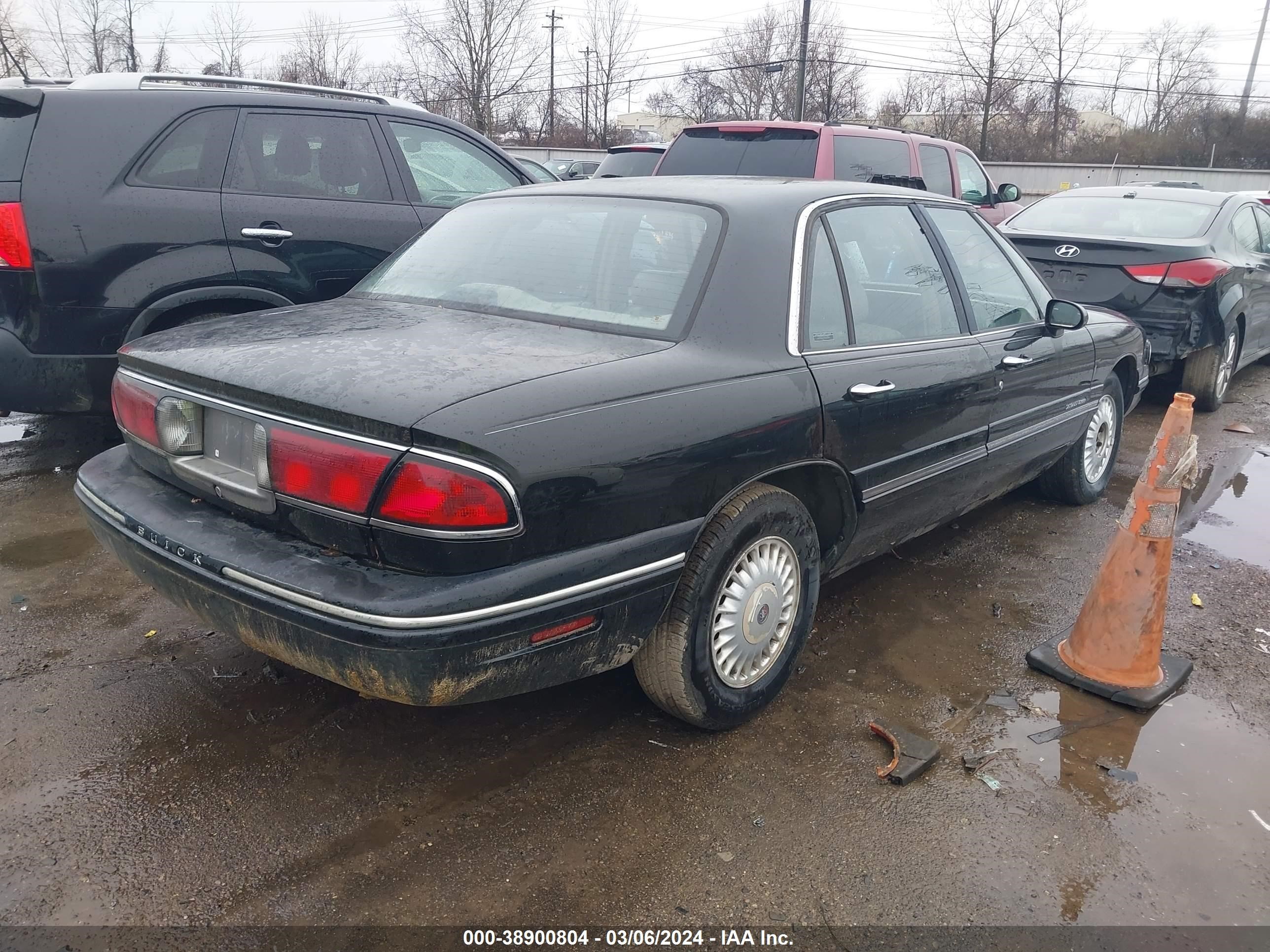 Photo 3 VIN: 1G4HR52K5XH453042 - BUICK LESABRE 