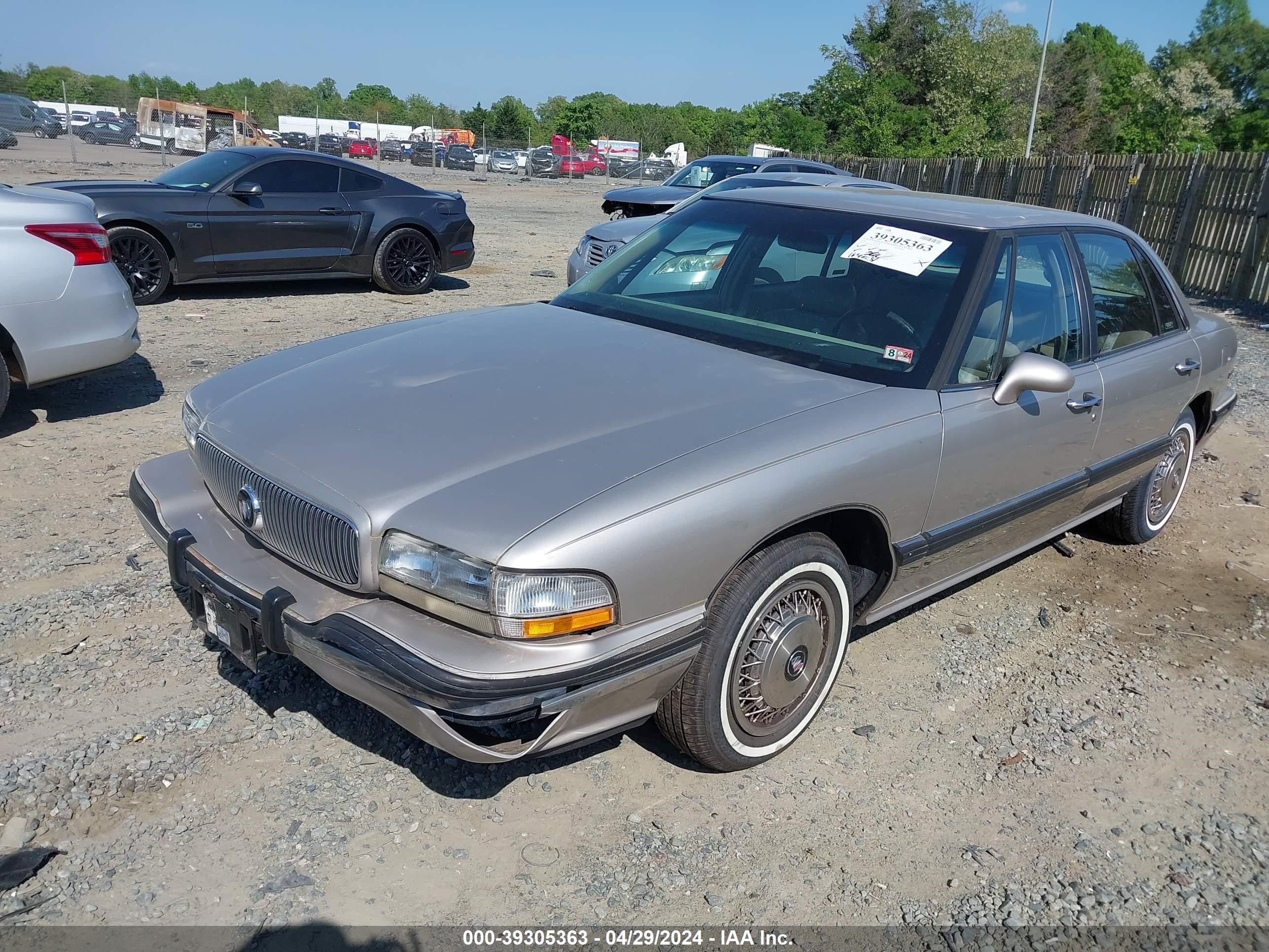 Photo 1 VIN: 1G4HR52K9TH422810 - BUICK LESABRE 