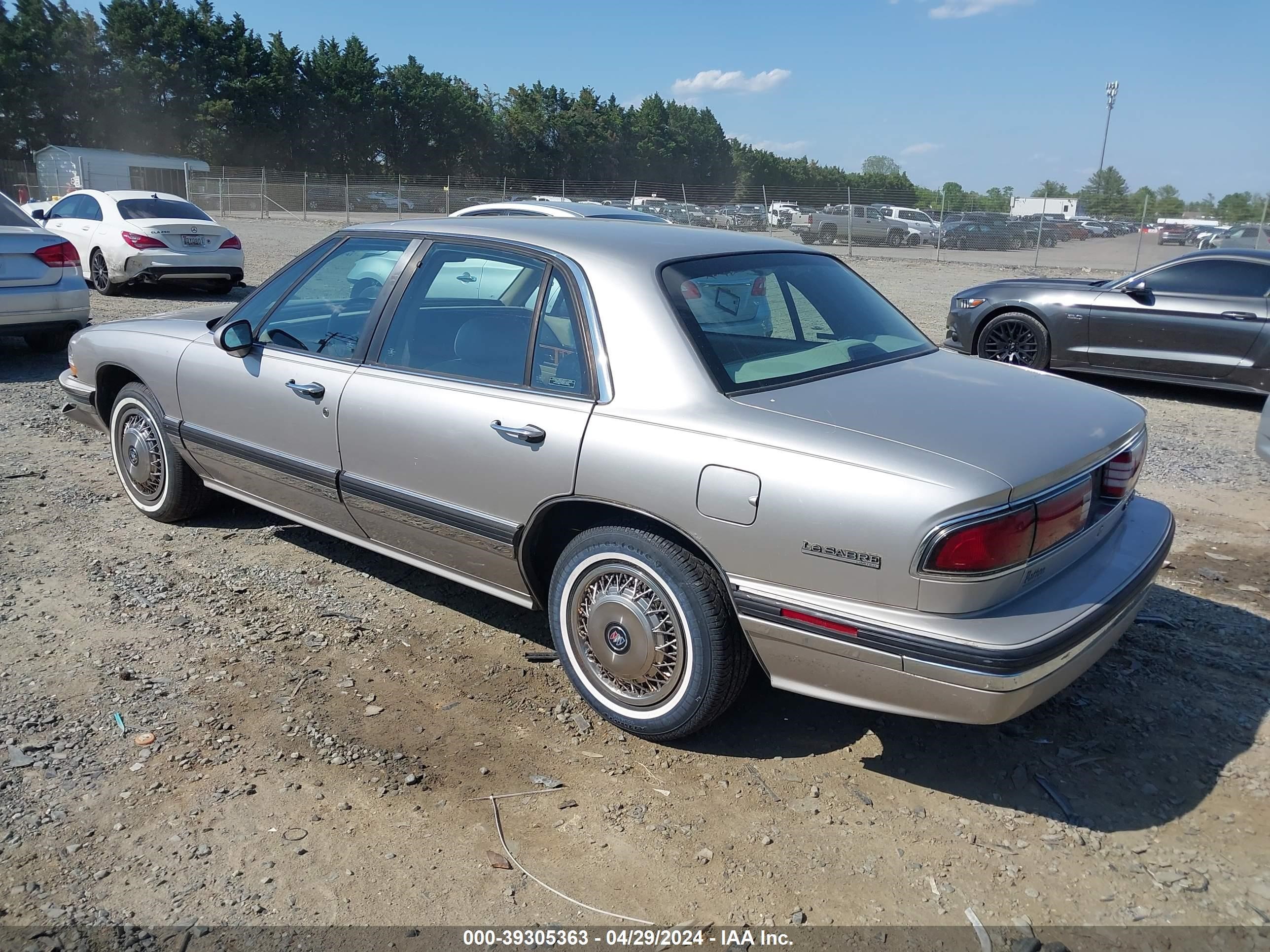 Photo 2 VIN: 1G4HR52K9TH422810 - BUICK LESABRE 